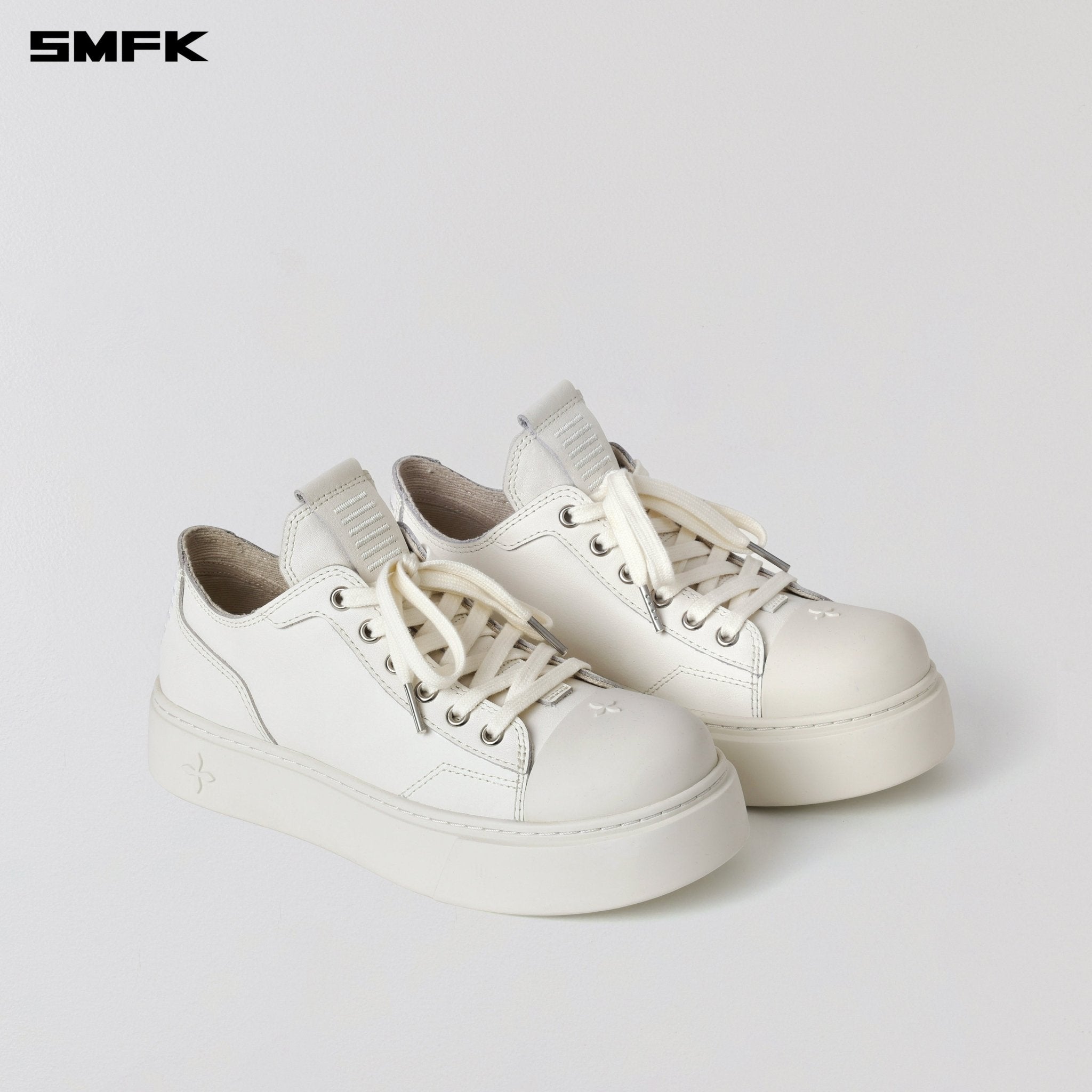 SMFK Compass Mode Leather Sneaker Low In Cloud White | MADAX