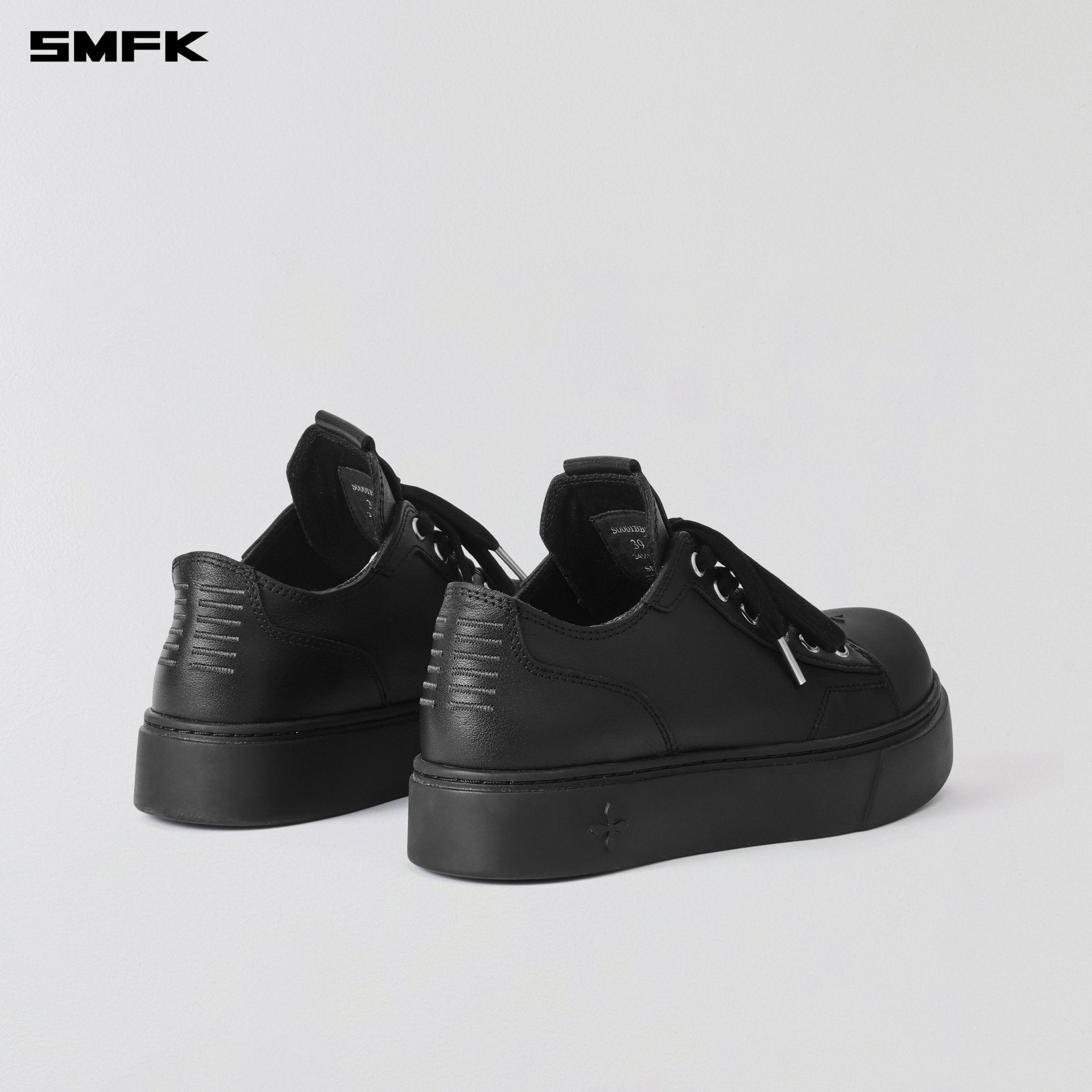 SMFK Compass Mode Leather Sneaker Low In Wild Black | MADAX