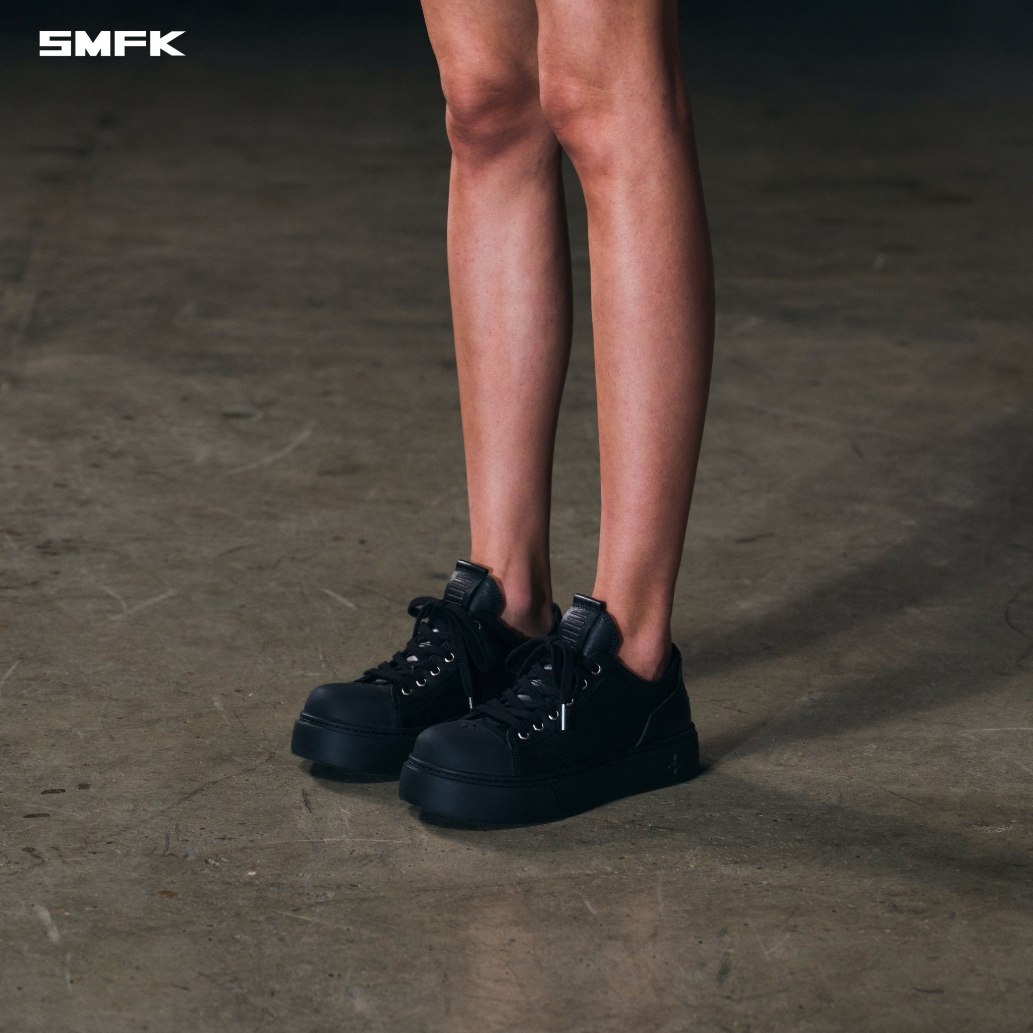 SMFK Compass Mode Leather Sneaker Low In Wild Black | MADAX