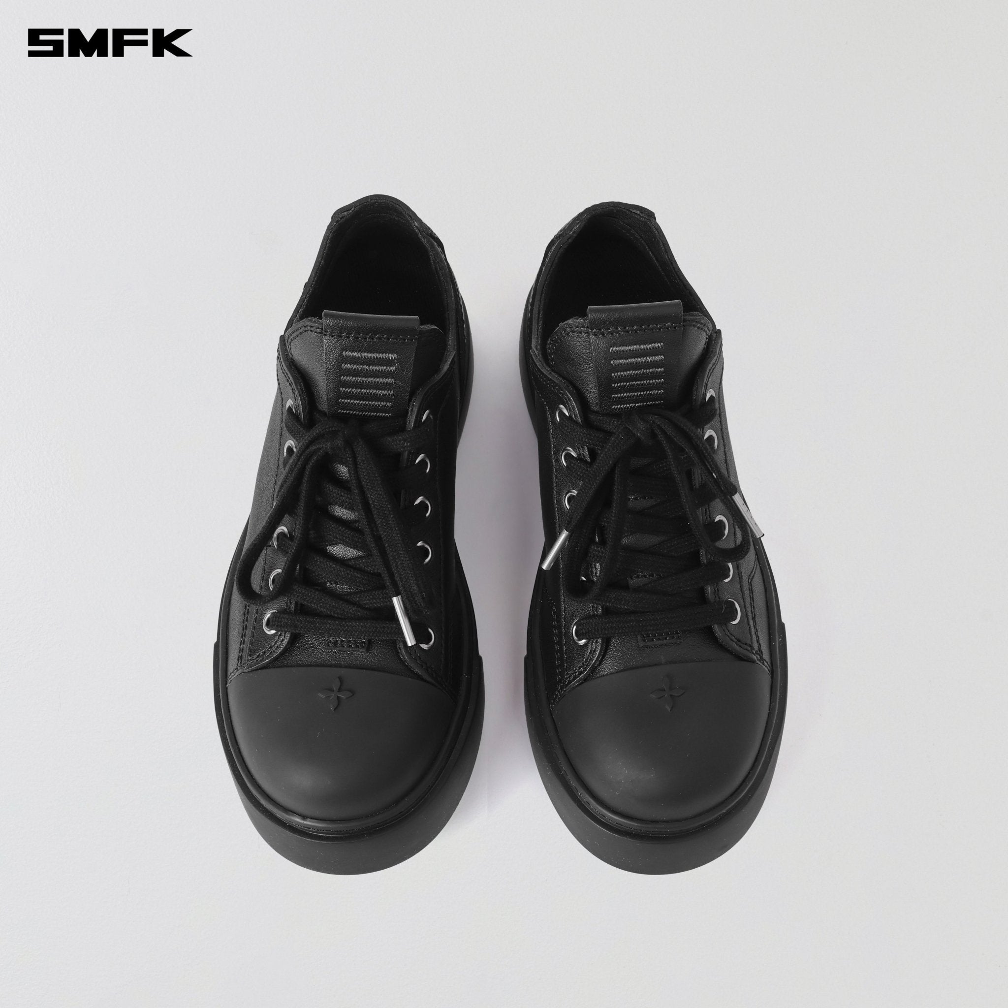SMFK Compass Mode Leather Sneaker Low In Wild Black | MADAX