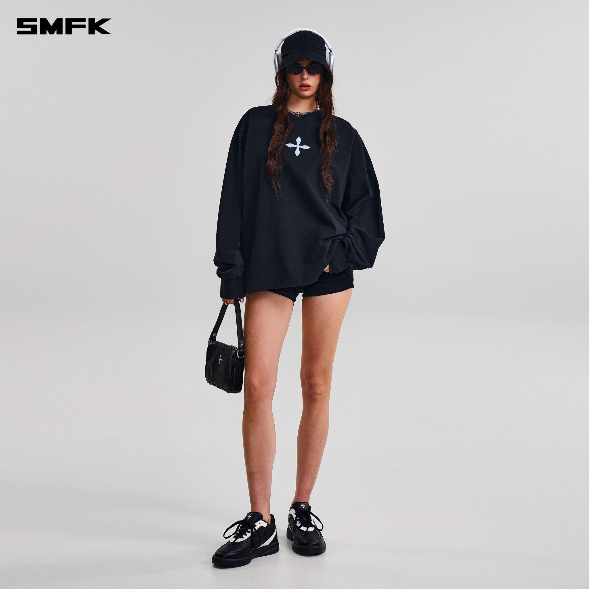 SMFK COMPASS MODE MASSIVE PULOVER - MAGNOLIA/COTTON WILD BLACK | MADAX