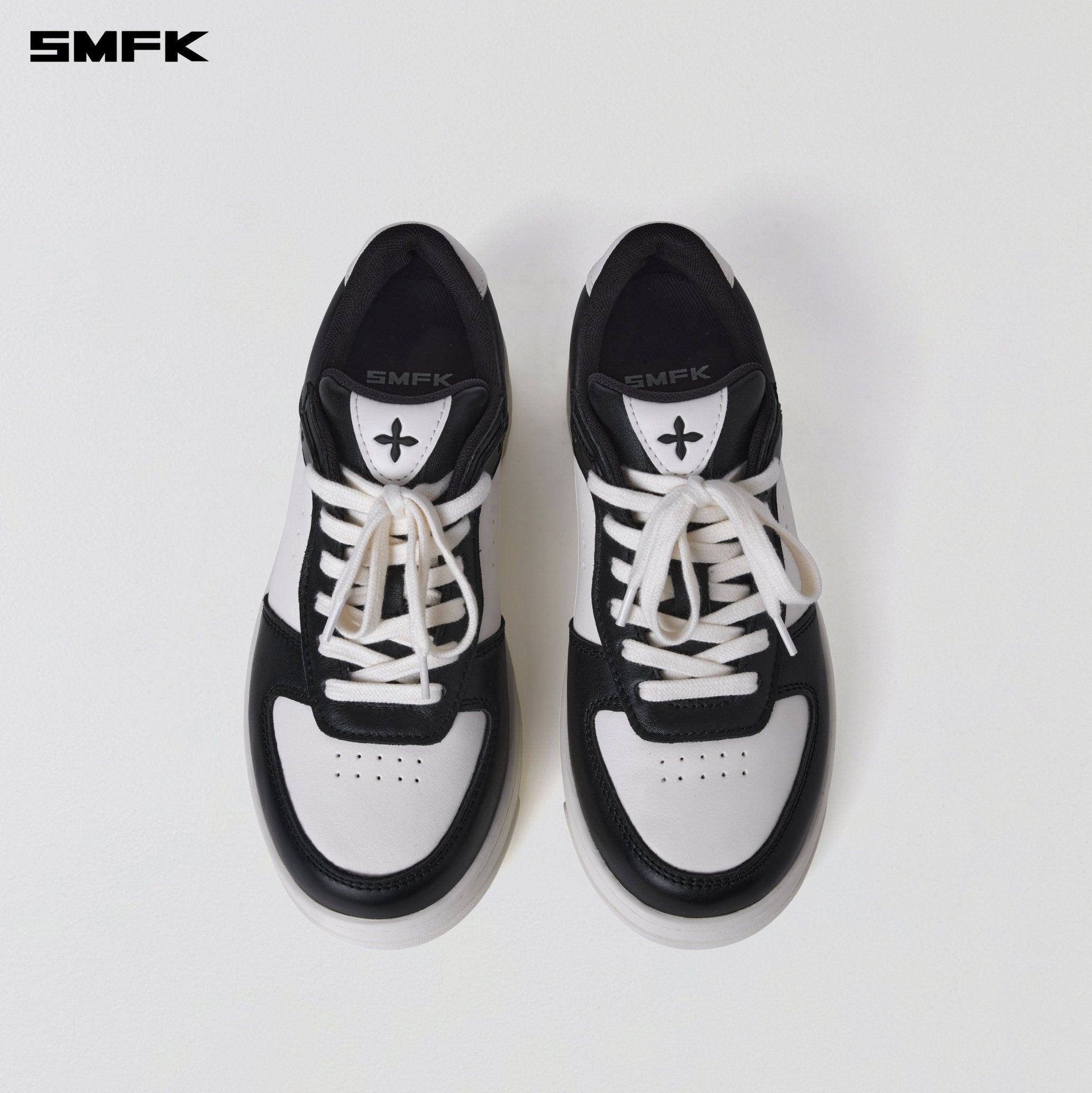 SMFK COMPASS MODE - T LEATHER SNEAKER BLACK WHITE | MADAX
