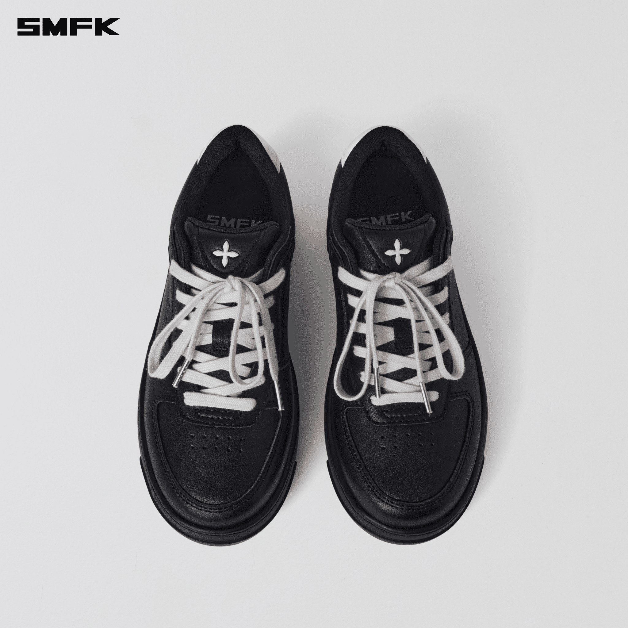 SMFK COMPASS MODE - T LEATHER SNEAKER WILD BLACK | MADAX