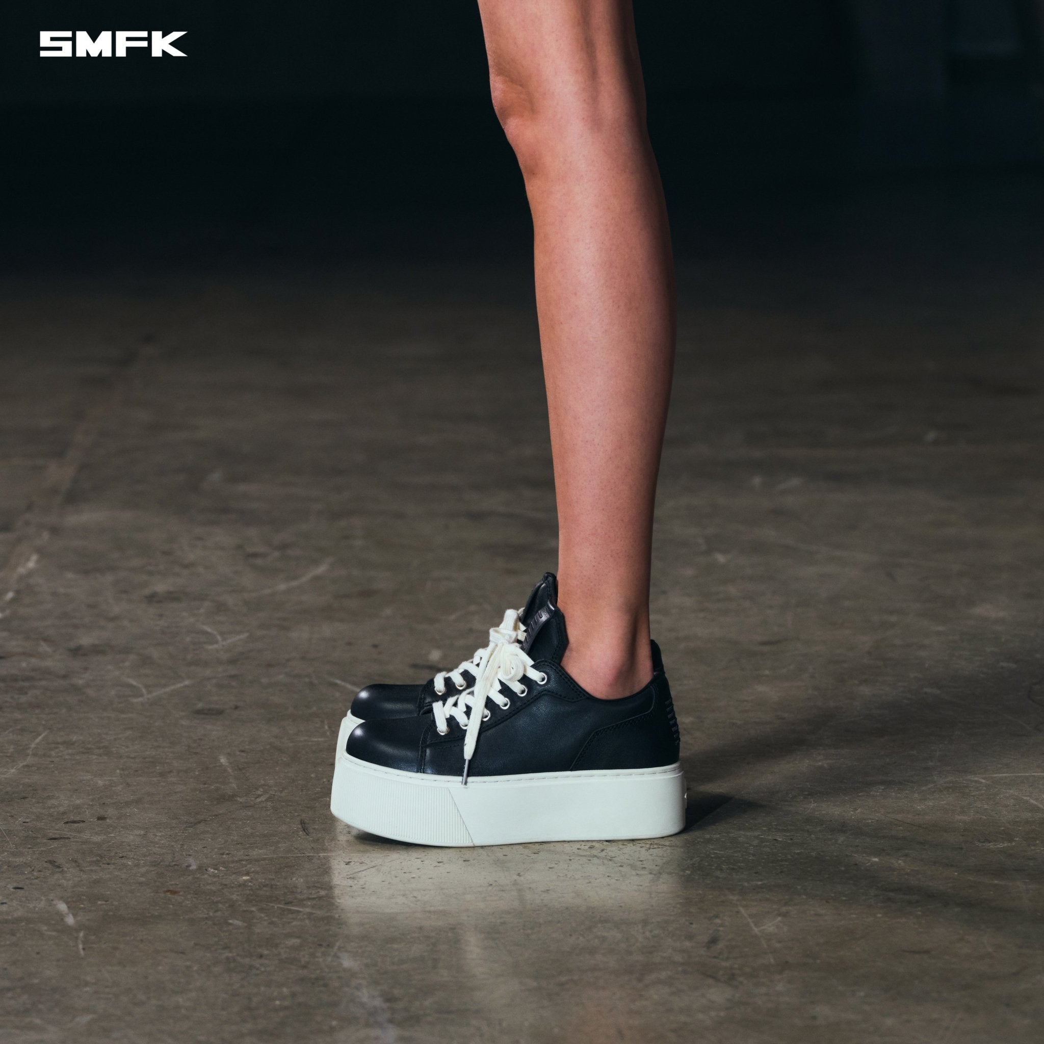 SMFK Compass Mode Thick Leather Sneaker In Black White | MADAX