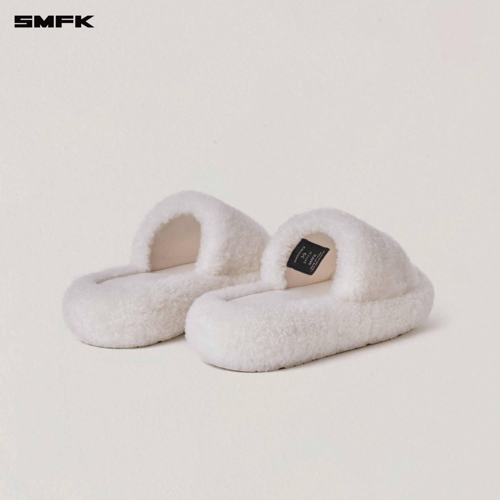 SMFK Compass Mode Unity Shearling Slipper in White | MADAX
