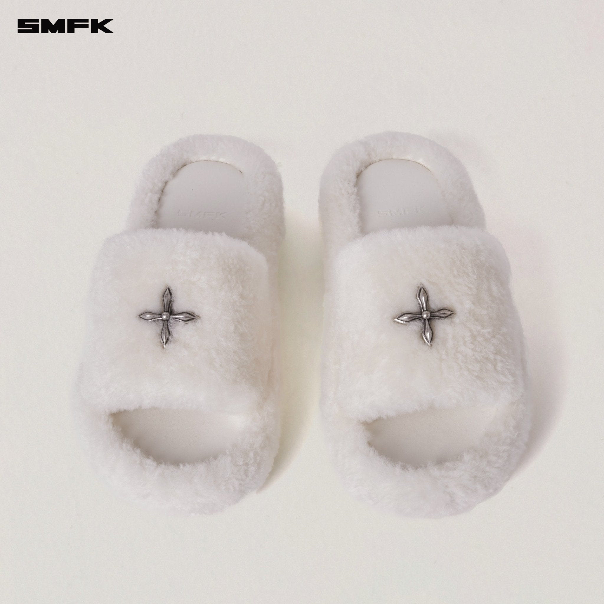 SMFK Compass Mode Unity Shearling Slipper in White | MADAX