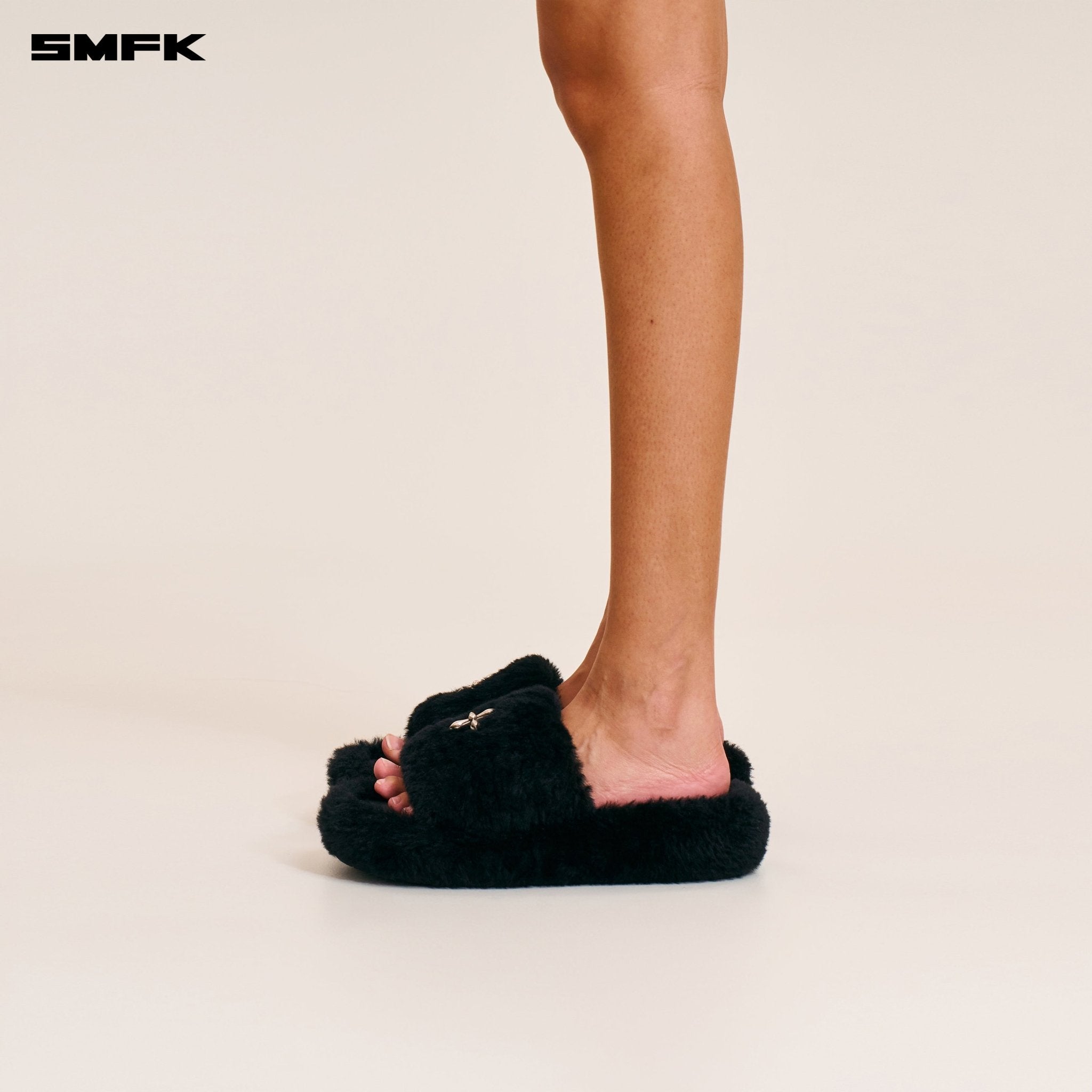 SMFK Compass Mode Unity Shearling Slipper in Wild Black | MADAX