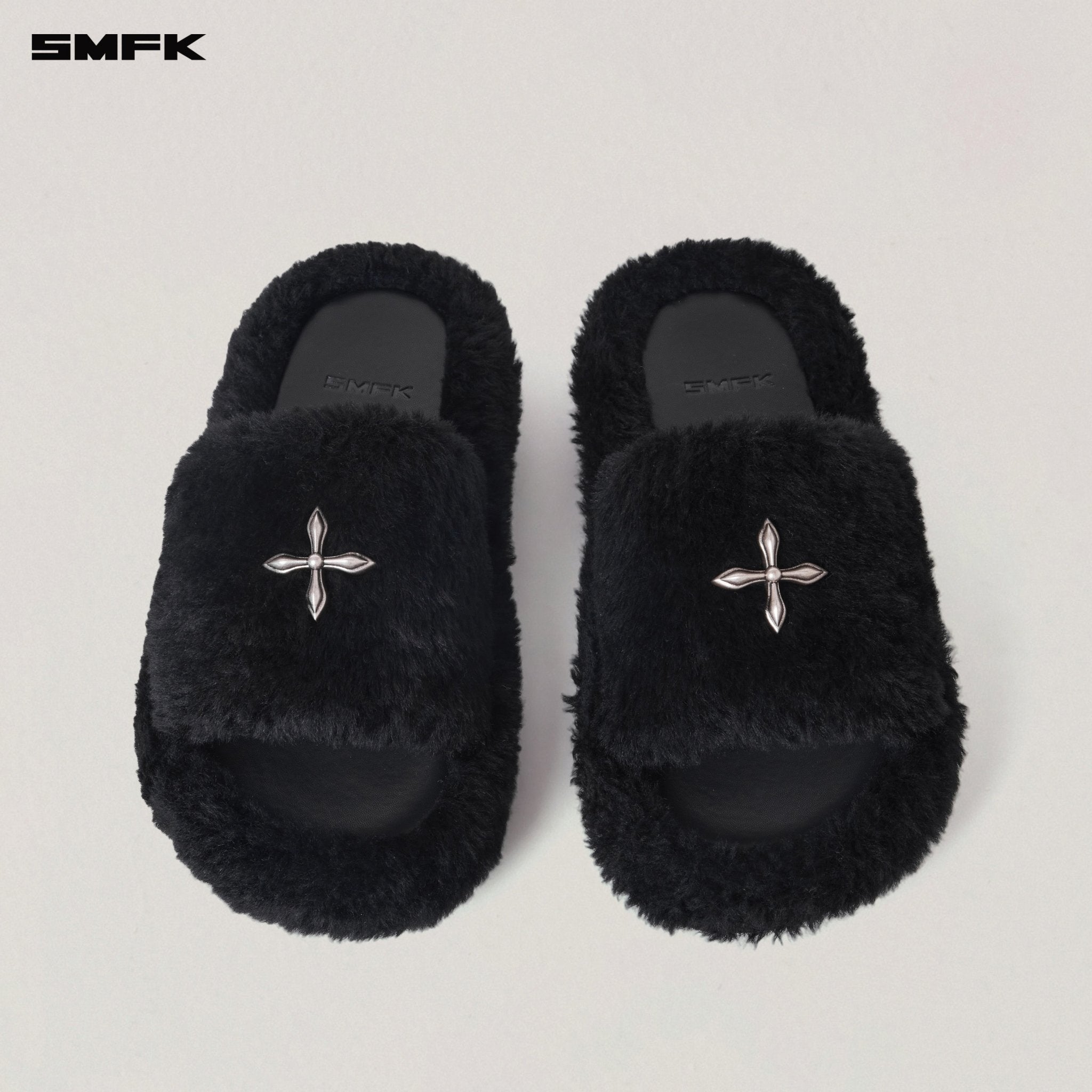 SMFK Compass Mode Unity Shearling Slipper in Wild Black | MADAX