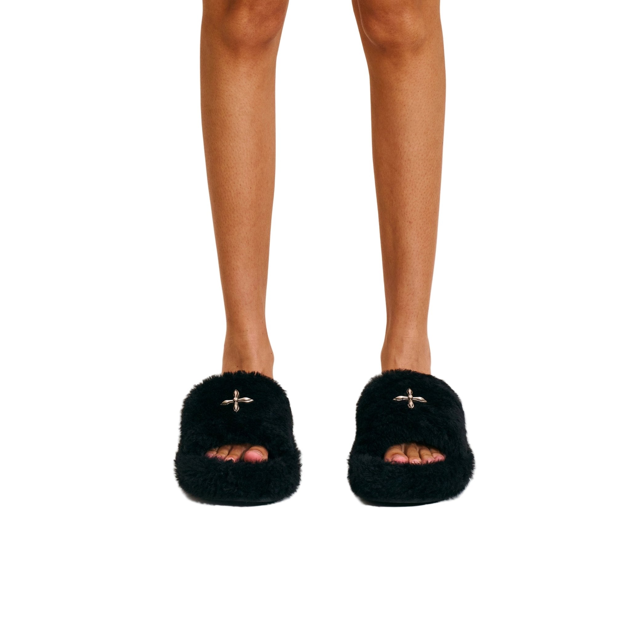SMFK Compass Mode Unity Shearling Slipper in Wild Black | MADAX