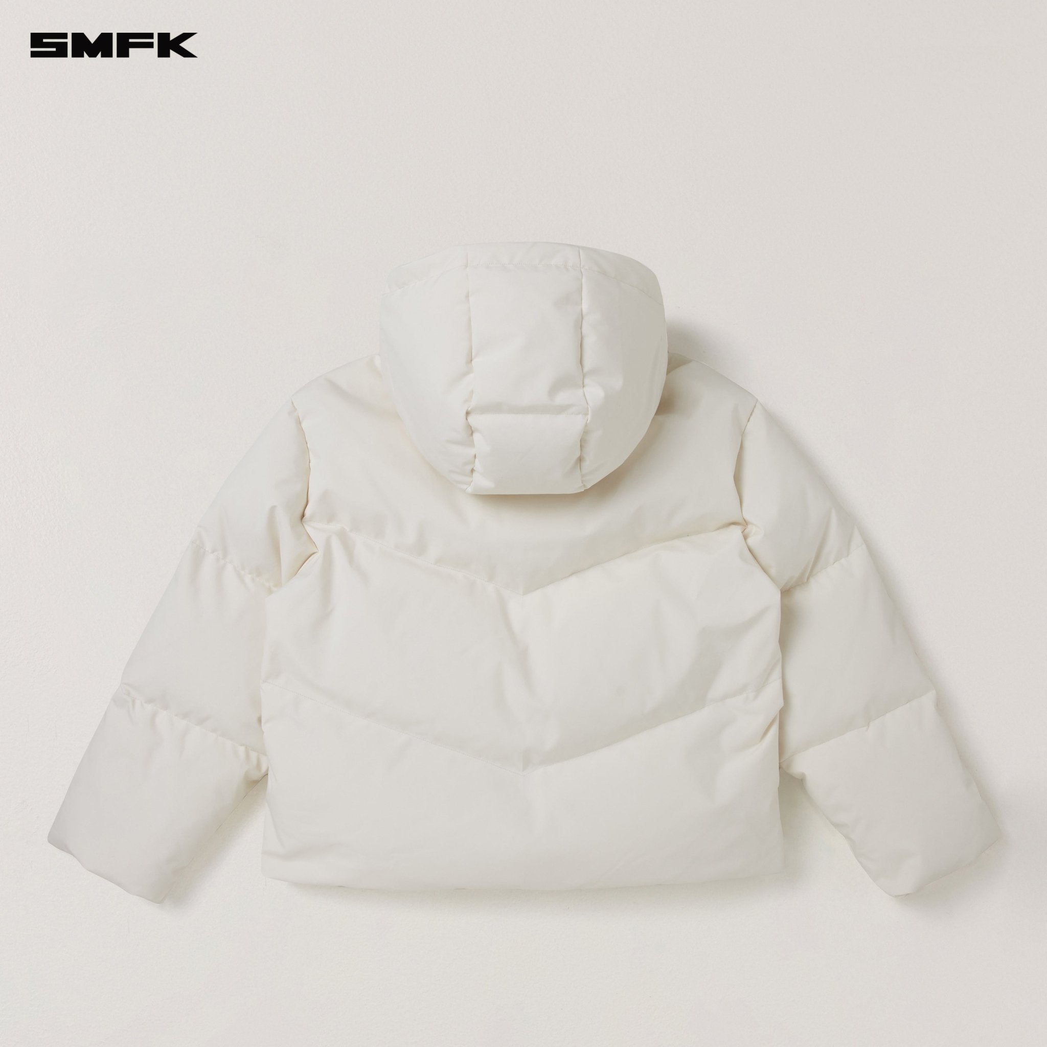 sikakun　MHL. フード付きホワイトアウター MACKAGE (マッカージュ) ファーフード フルジップ ダウンジャケット