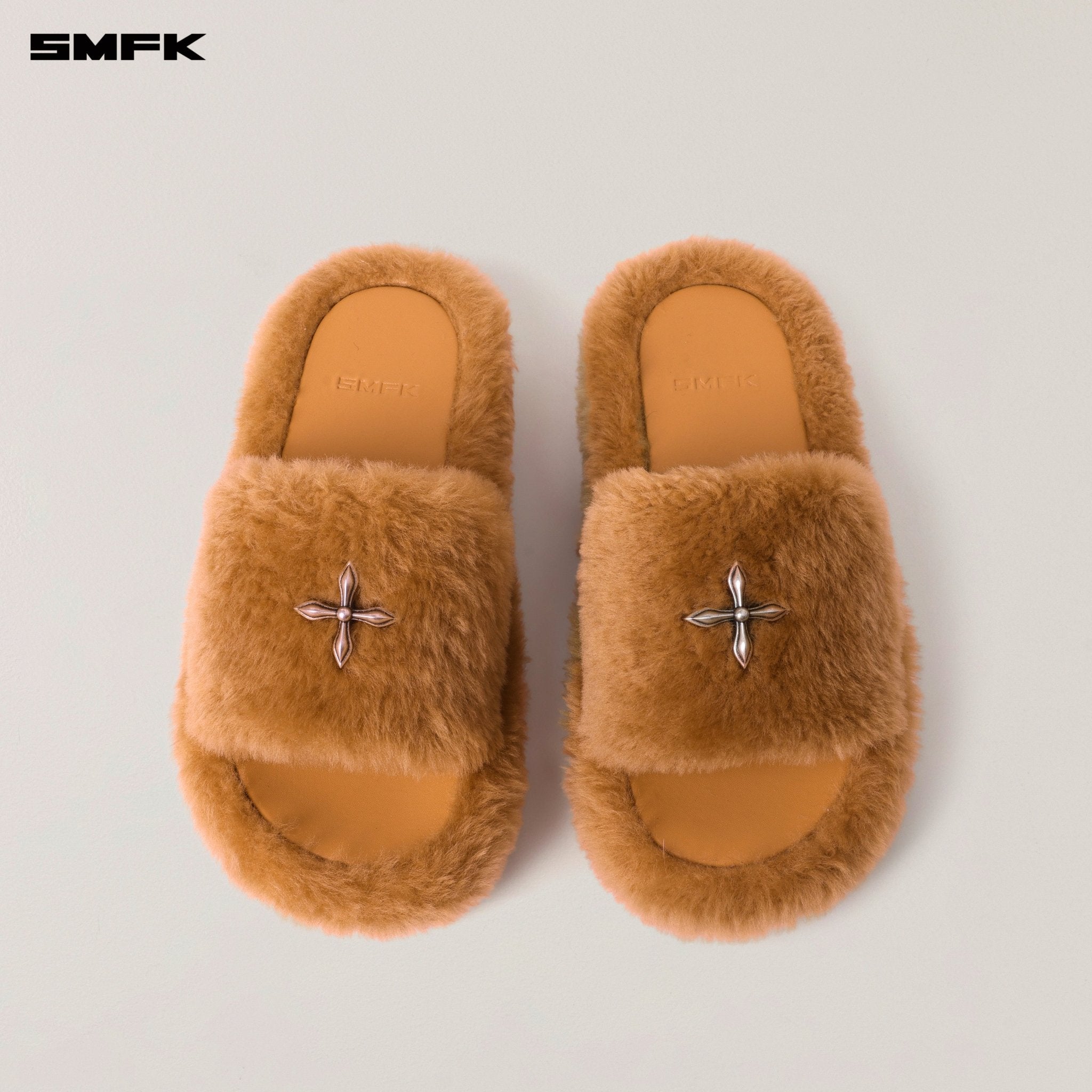 SMFK Compass Mode Wool Shearling Slipper In Ginger | MADAX