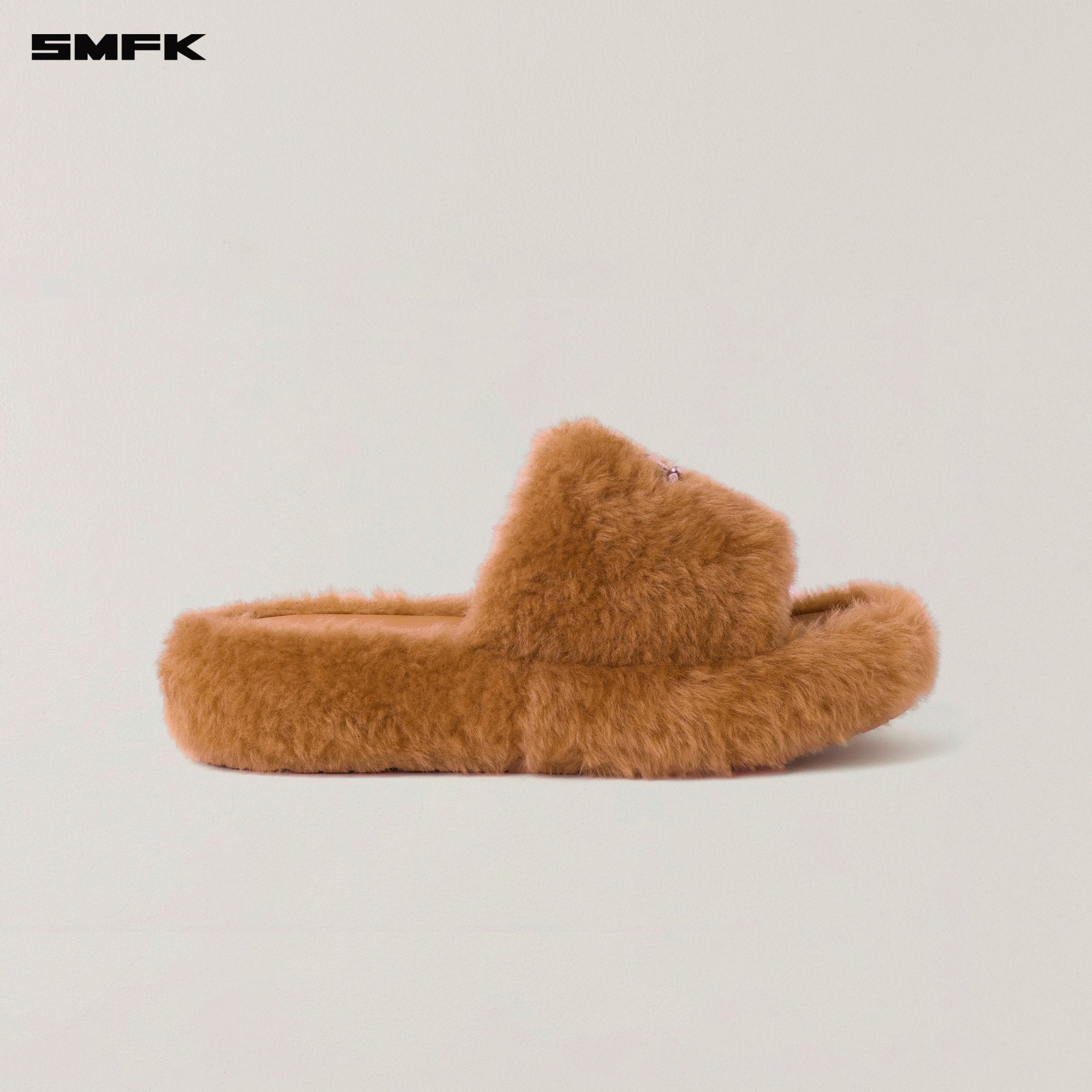 SMFK Compass Mode Wool Shearling Slipper In Ginger | MADAX
