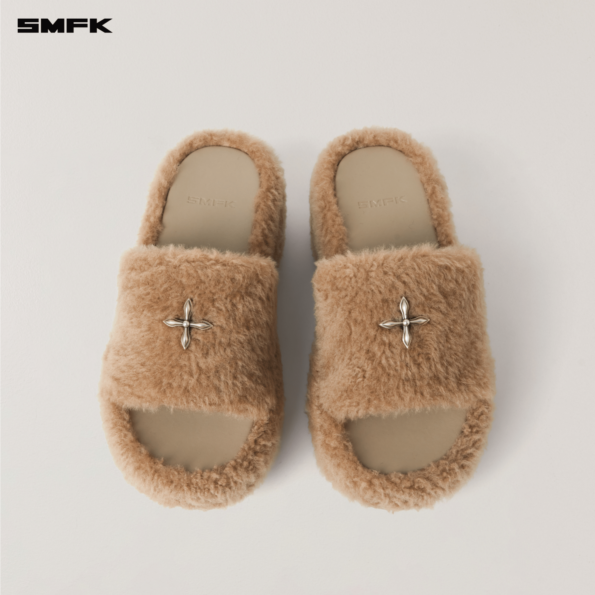 SMFK COMPASS MODE WOOL SHEARLING UNITY SLIPPER/HIGH SAND | MADAX
