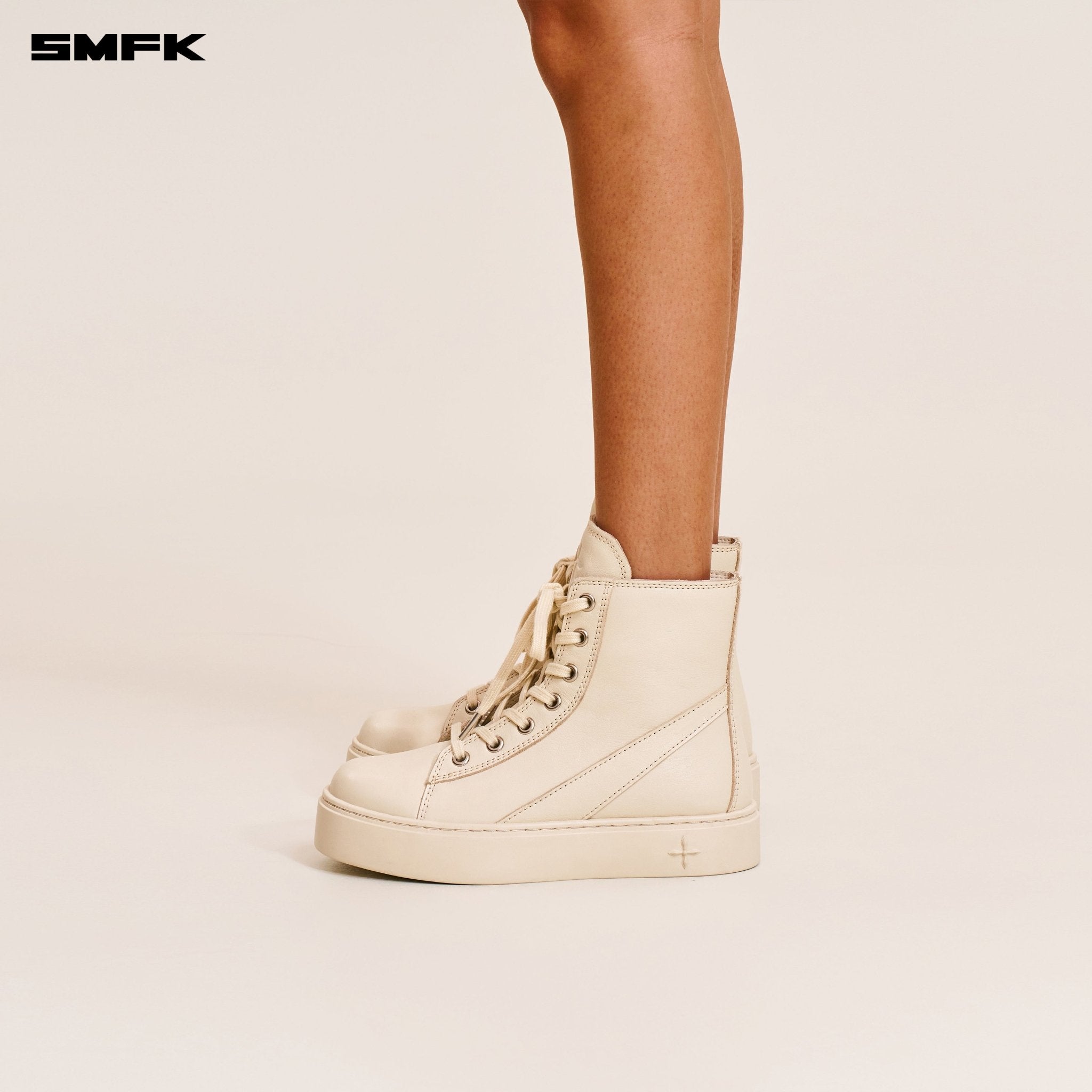SMFK Compass Origin Leather Sneaker In White | MADAX