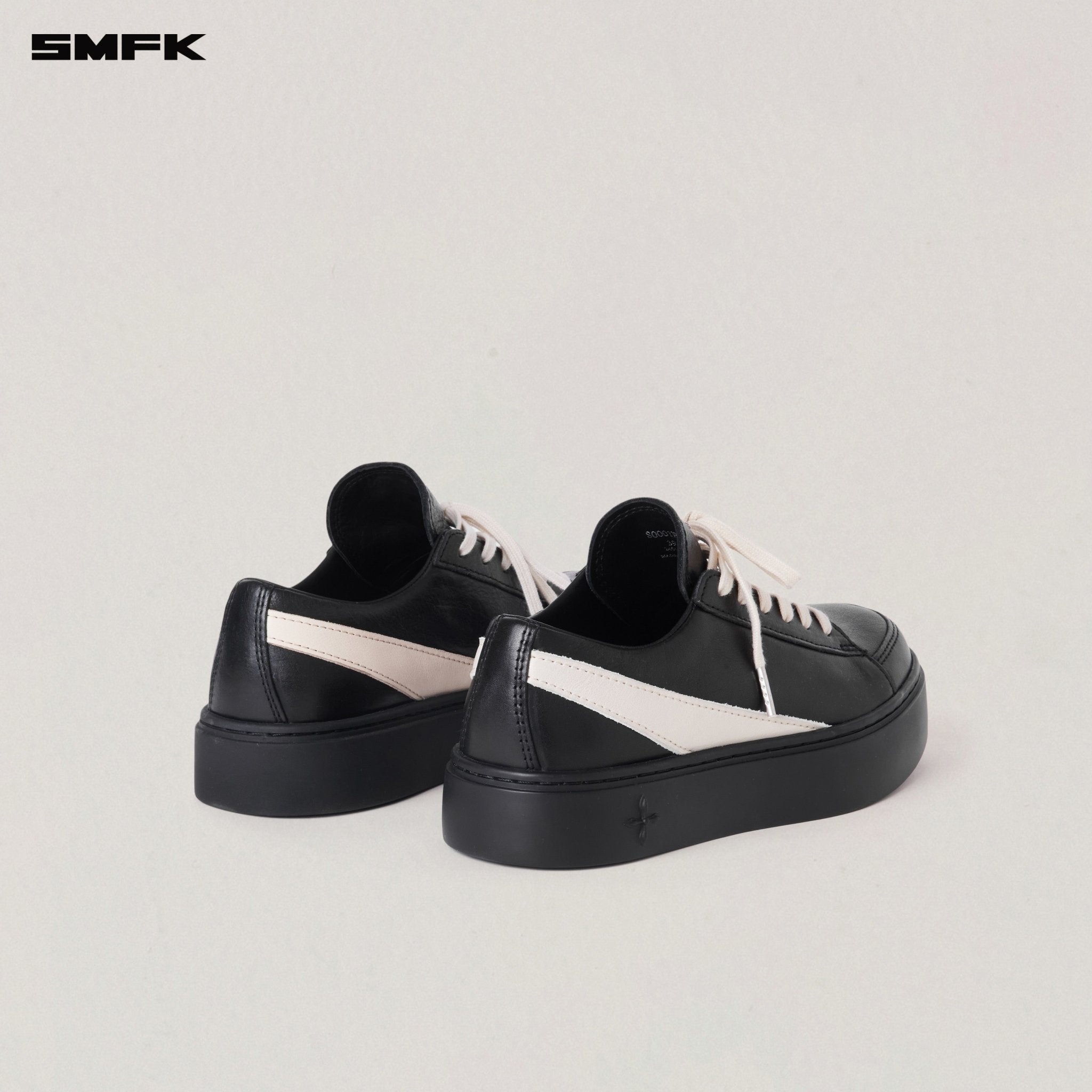 SMFK Compass Origin Leather Sneaker Low In Black | MADAX