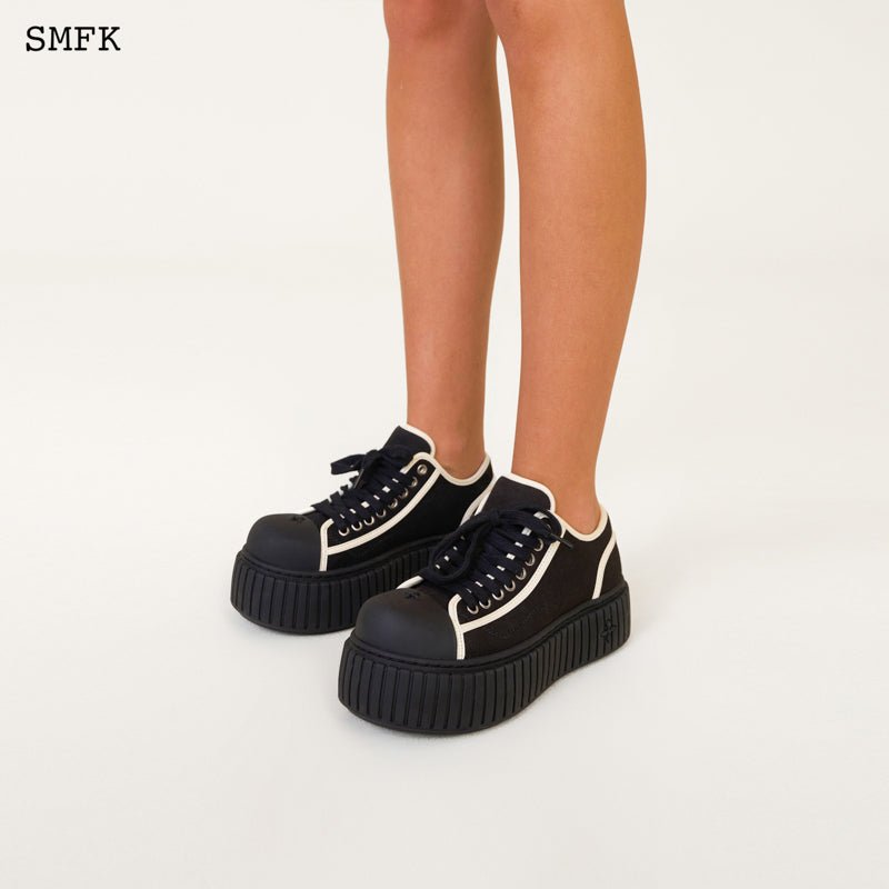 SMFK Compass Rove Skater Shoes Black And White | MADA IN CHINA