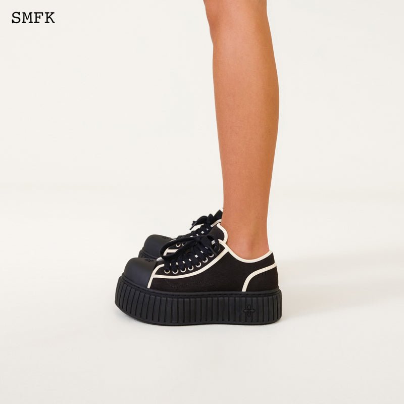 SMFK Compass Rove Skater Shoes Black And White | MADA IN CHINA