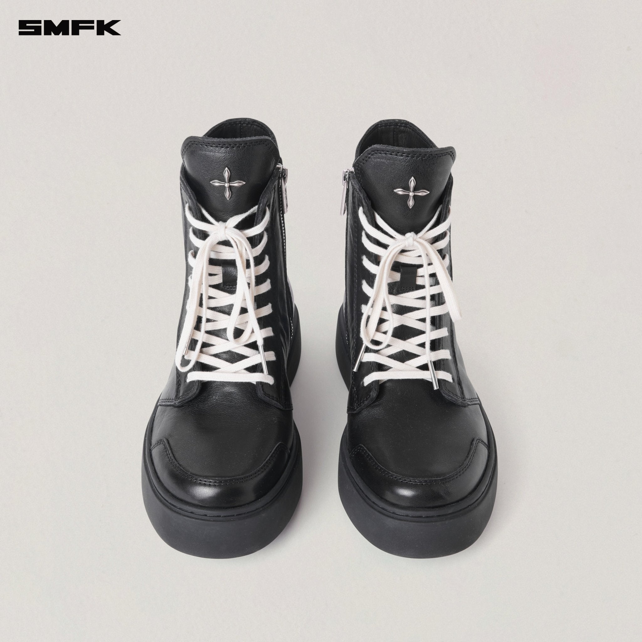 SMFK Compass Rush Leather Sneaker In Black | MADAX