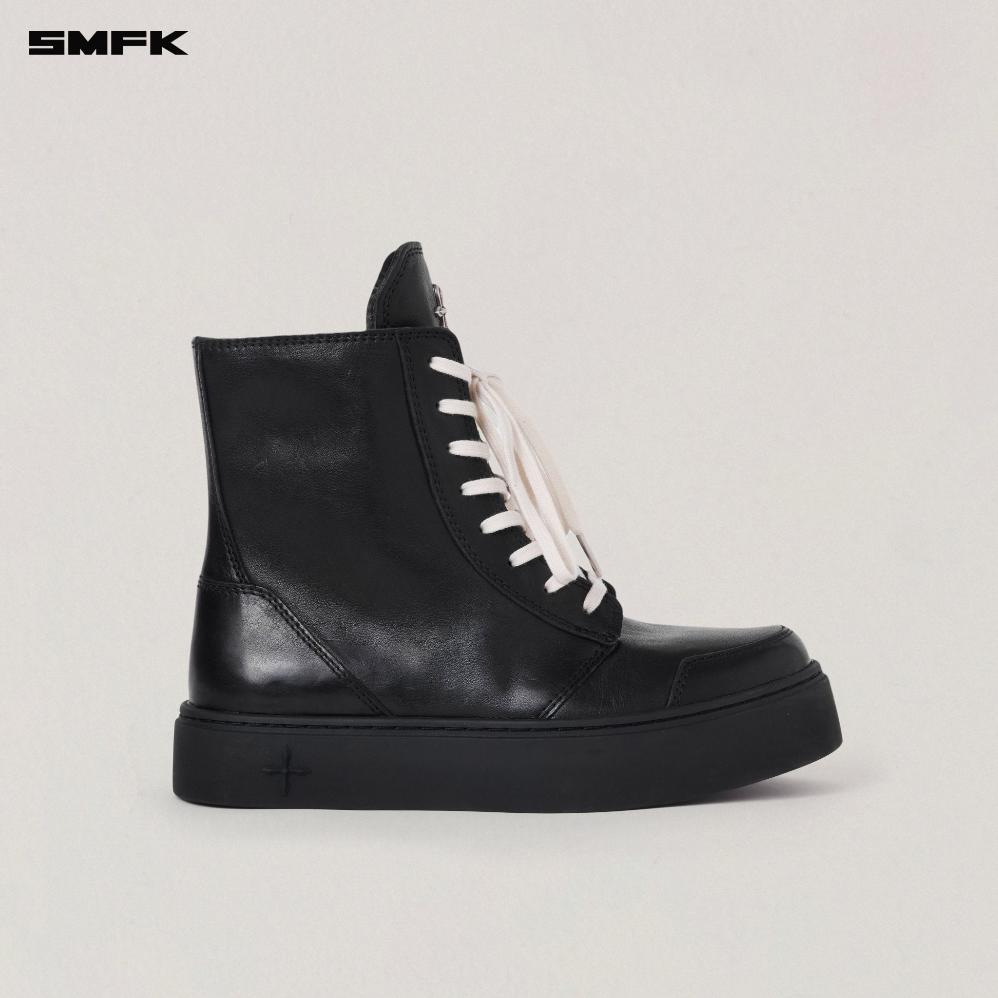 SMFK Compass Rush Leather Sneaker In Black | MADAX