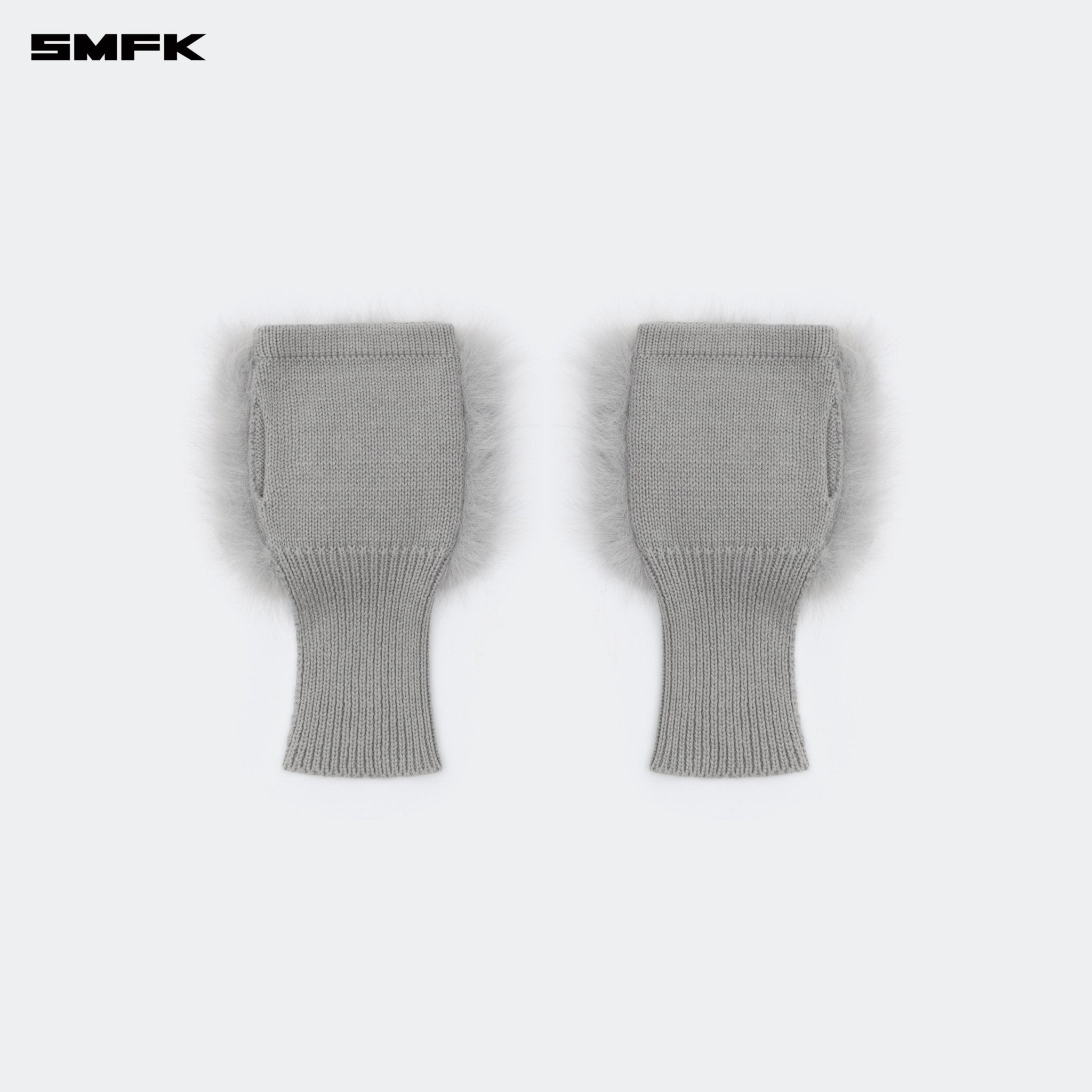 SMFK Compass Snowman Furry Gloves In Gray | MADAX