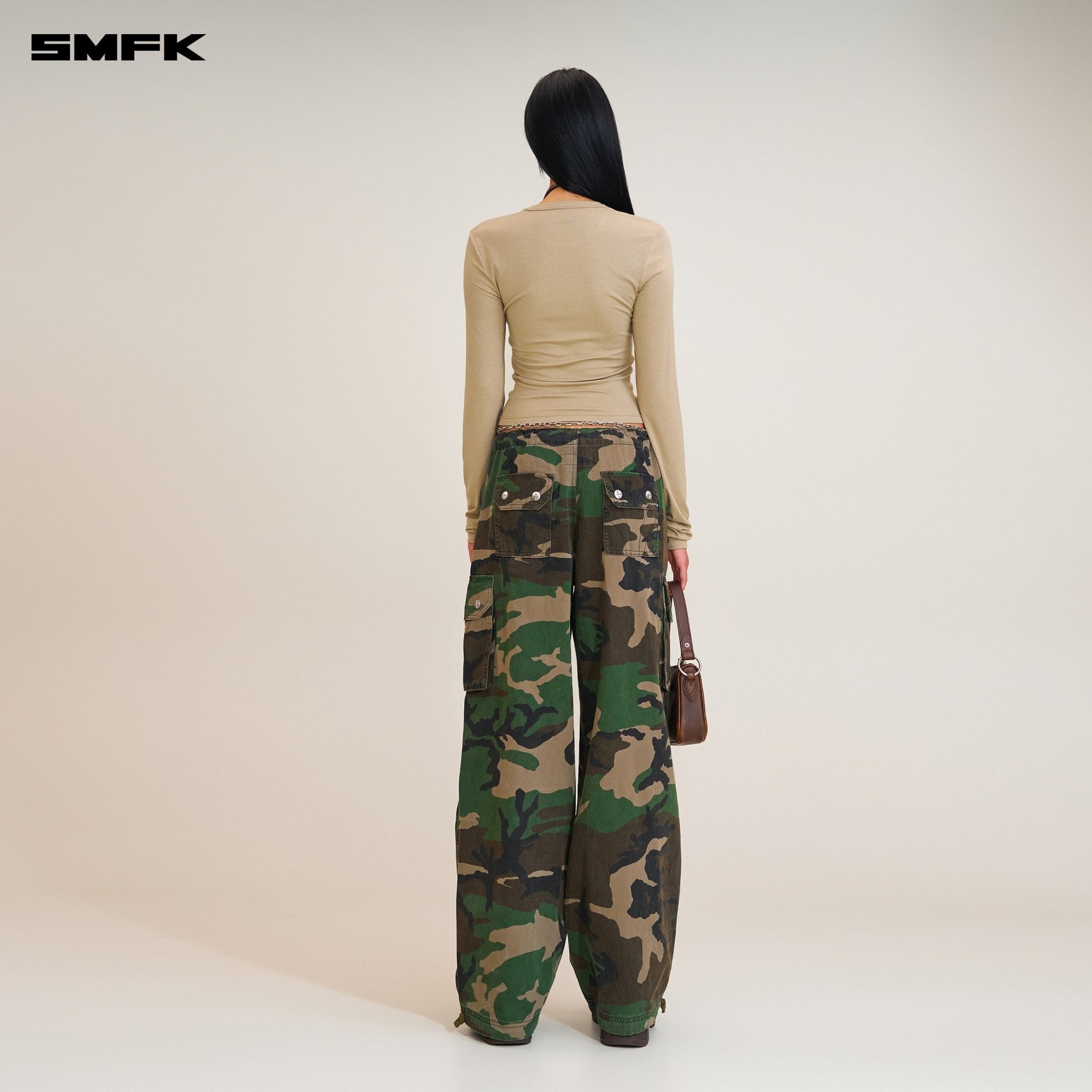 SMFK Compass Stamp Slim - fit Sports Pullover In Shadow Green | MADAX