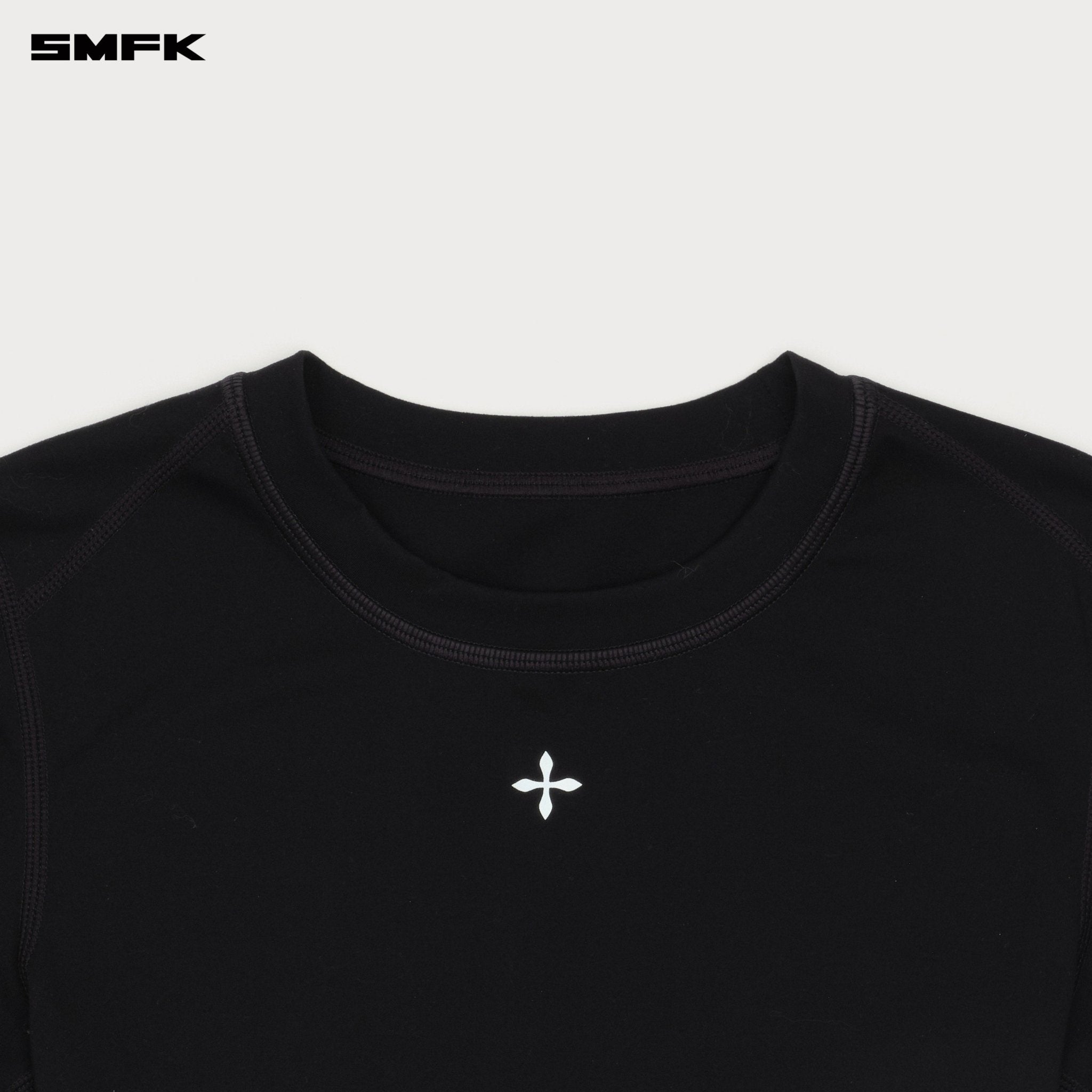 SMFK Compass Wave Body - shaping Skin Crop Tee In Black | MADAX