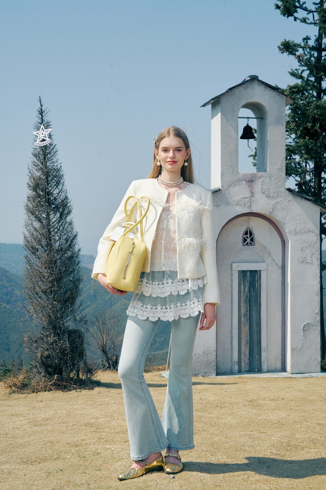 AIMME SPARROW Diamond Collar Feather Chanel - Style Jacket In White | MADAX