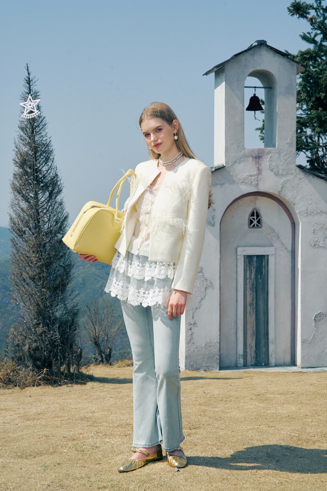 AIMME SPARROW Diamond Collar Feather Chanel - Style Jacket In White | MADAX