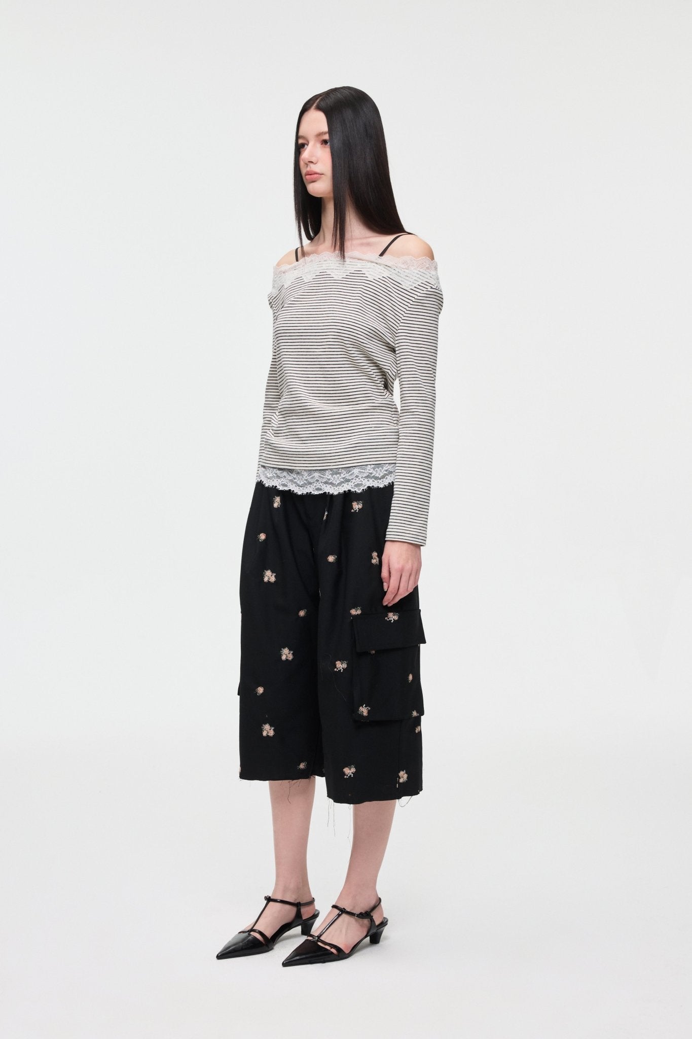 Alexia Sandra Double Waistband Embroidered Cargo Capri Pants In Black | MADAX