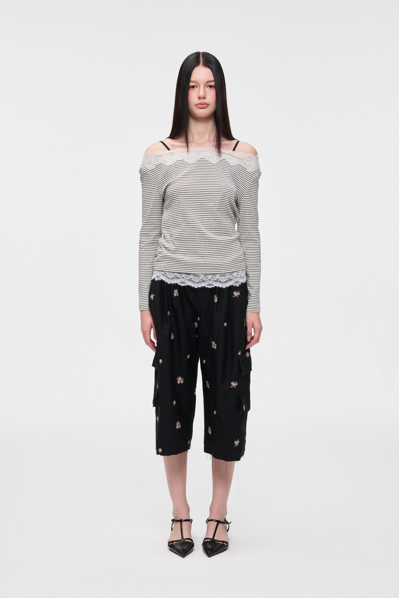 Alexia Sandra Double Waistband Embroidered Cargo Capri Pants In Black | MADAX