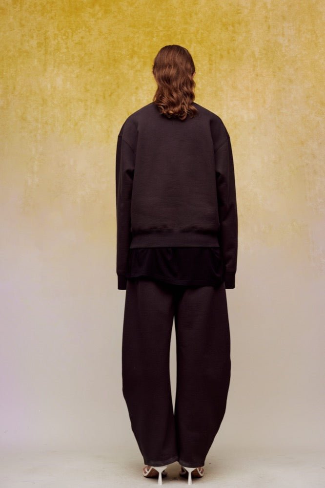 ilEWUOY Egg-shaped Cuffed Fleece Sweatpants in Dark Grey | MADA IN CHINA