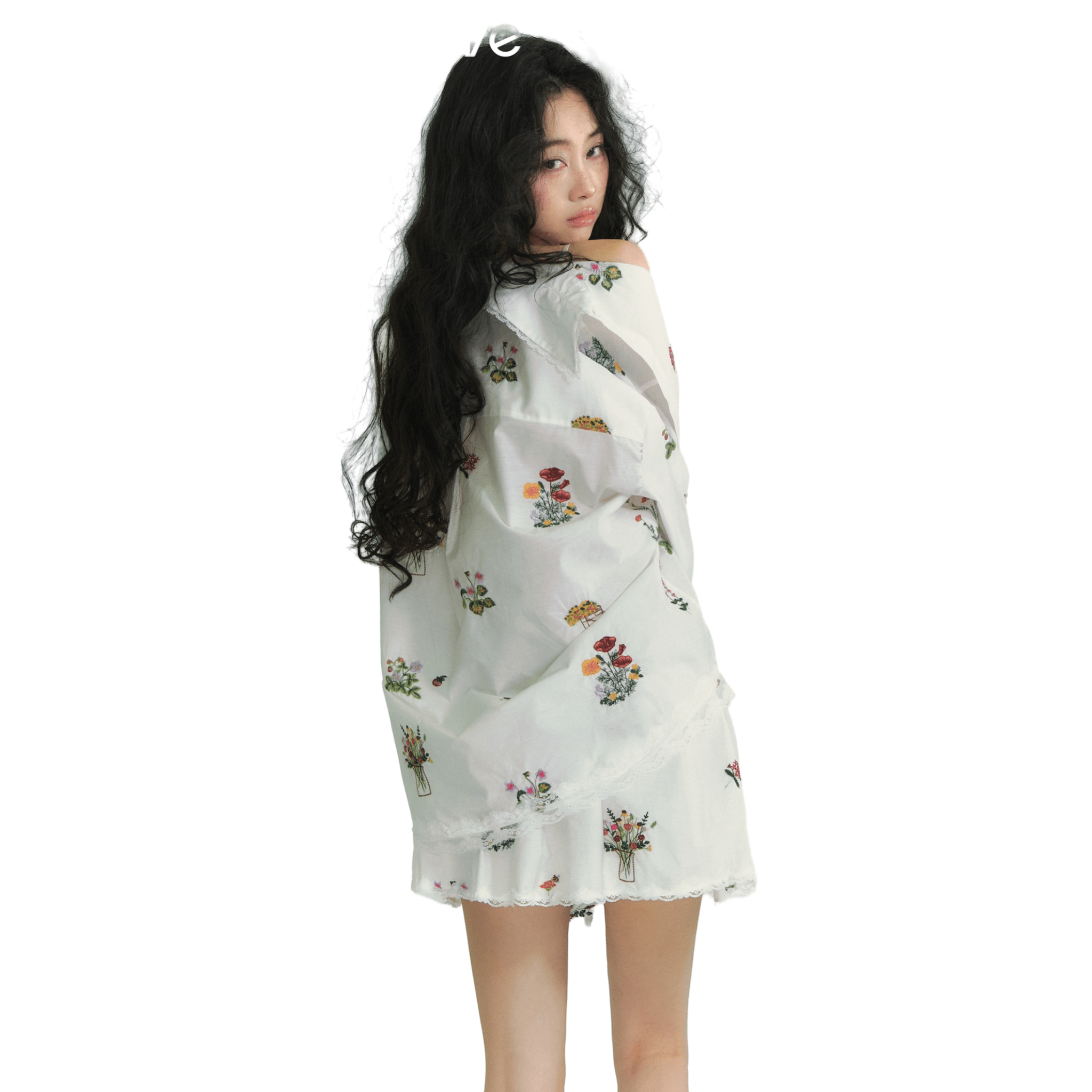 SOMESOWE Floral Embroidered Lace Patchwork Short Skirt in White | MADAX