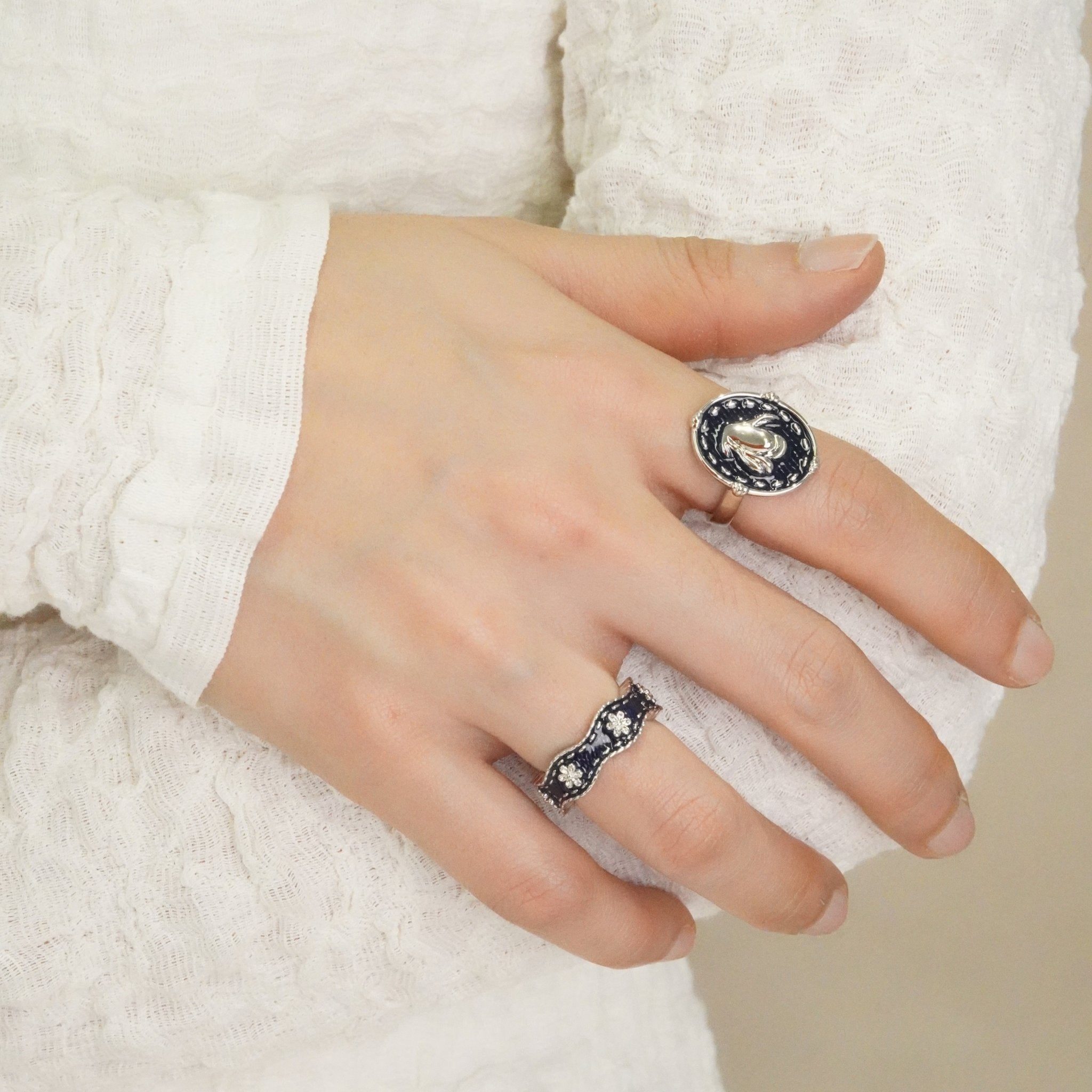 ToneTale Flower Rain Magnolia Tannin Ring in White Gold | MADAX