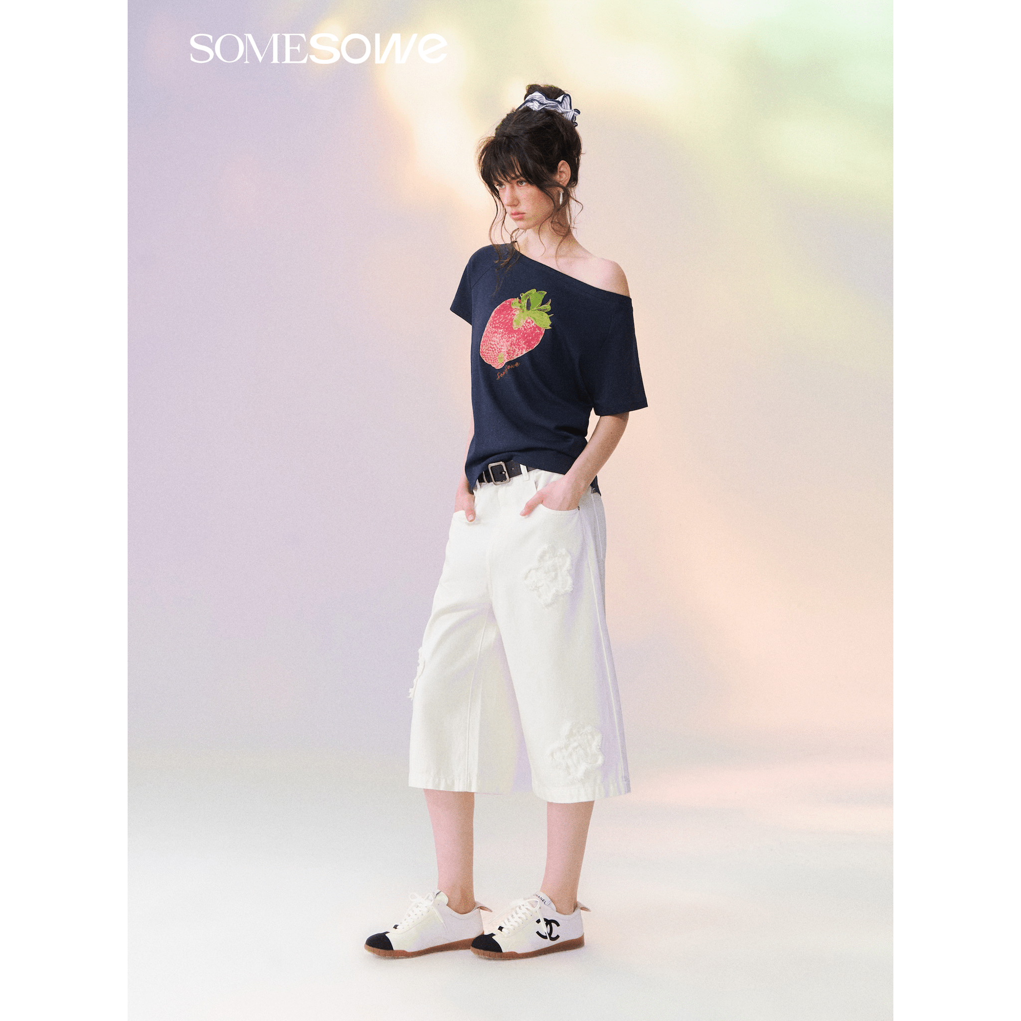 SOMESOWE Frayed floral wide-leg mid-length trousers in White | MADAX