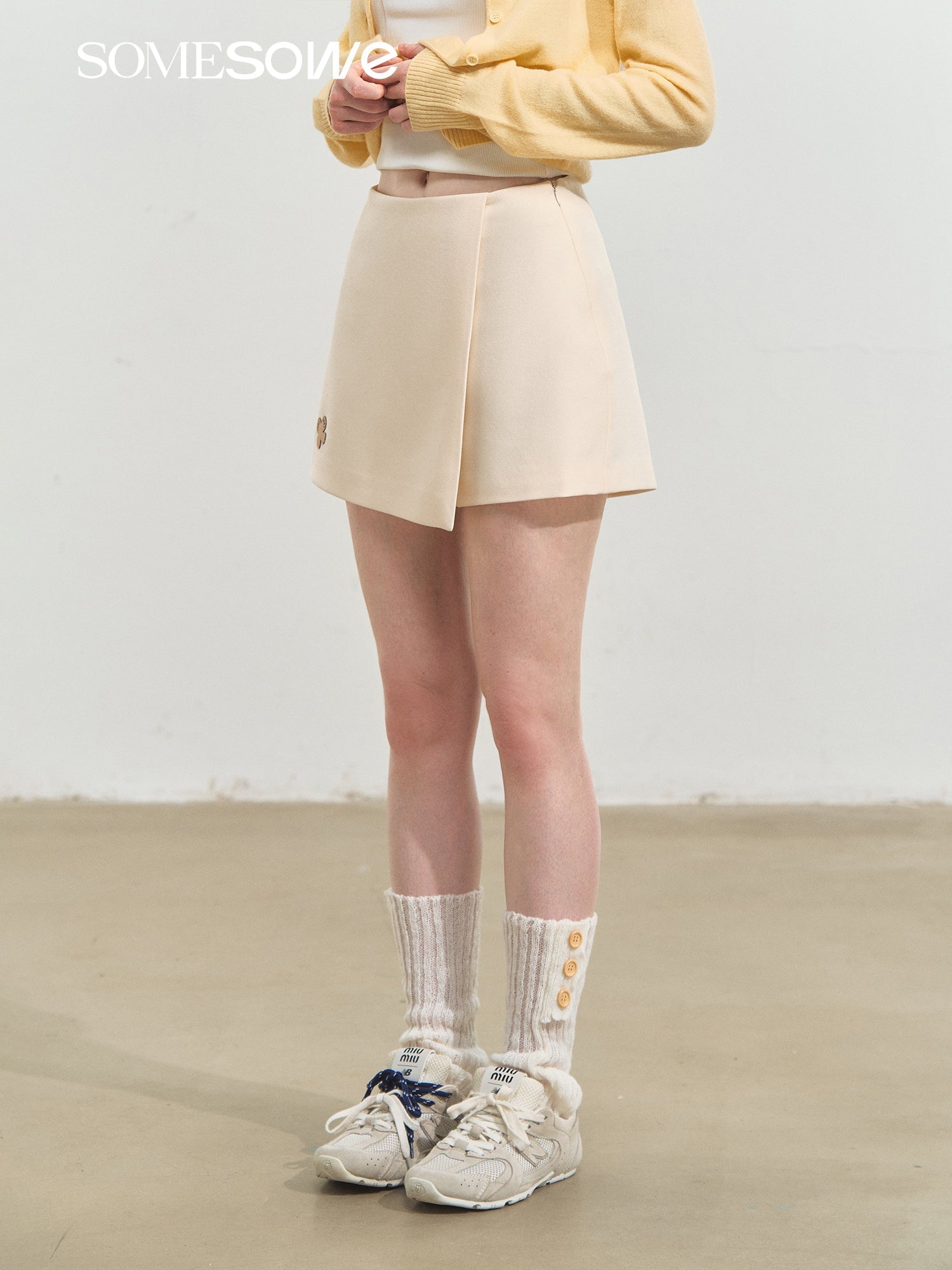 SOMESOWE Fun Flower Fake Two - Piece Skort In White | MADAX