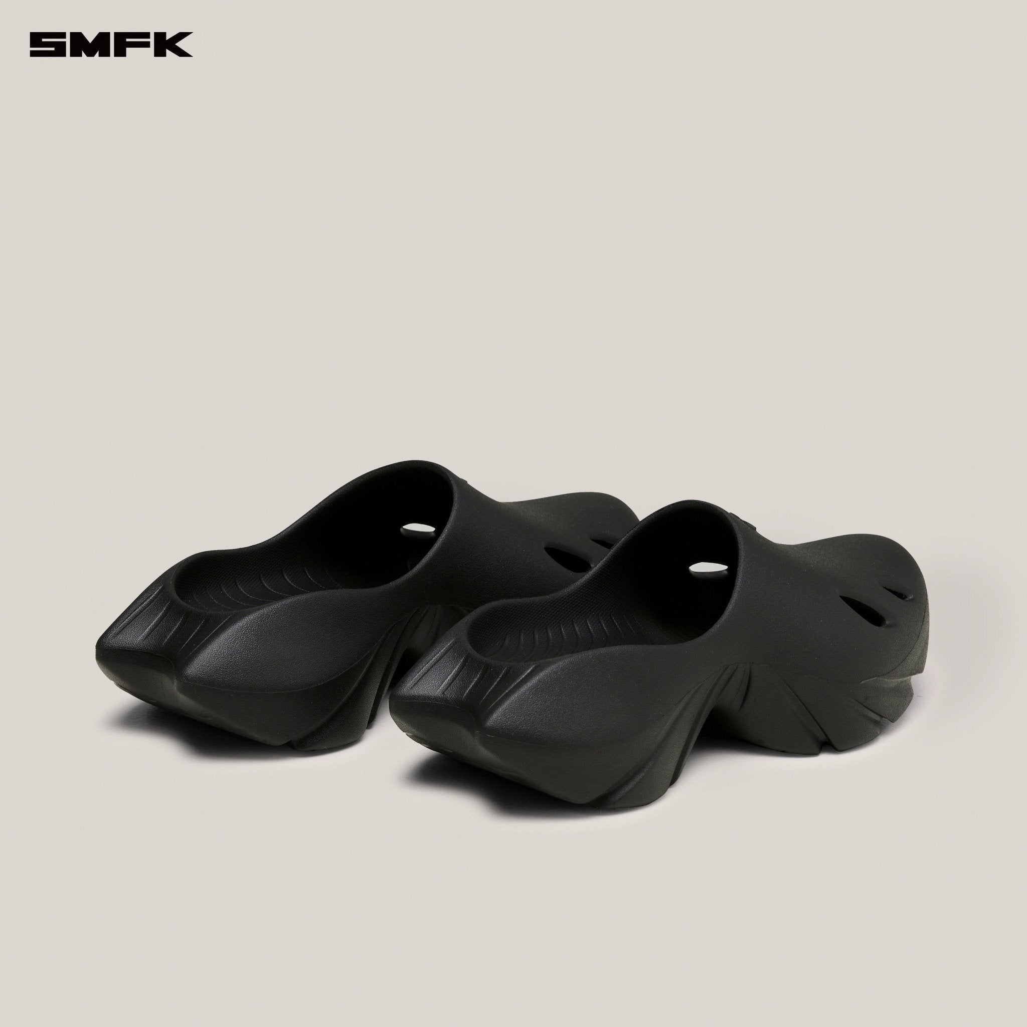 SMFK Future Mirage Flat Slipper In Black | MADAX