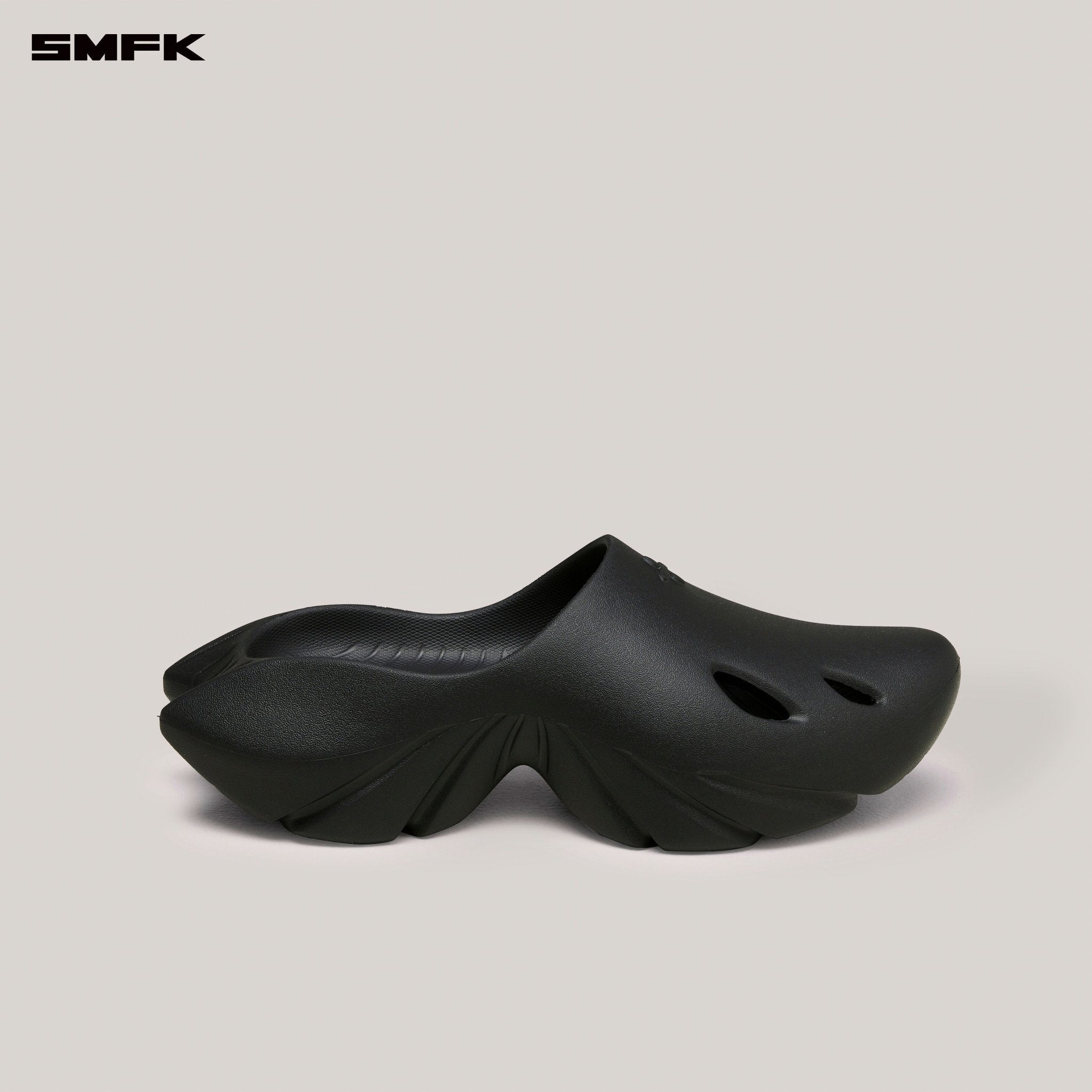 SMFK Future Mirage Flat Slipper In Black | MADAX