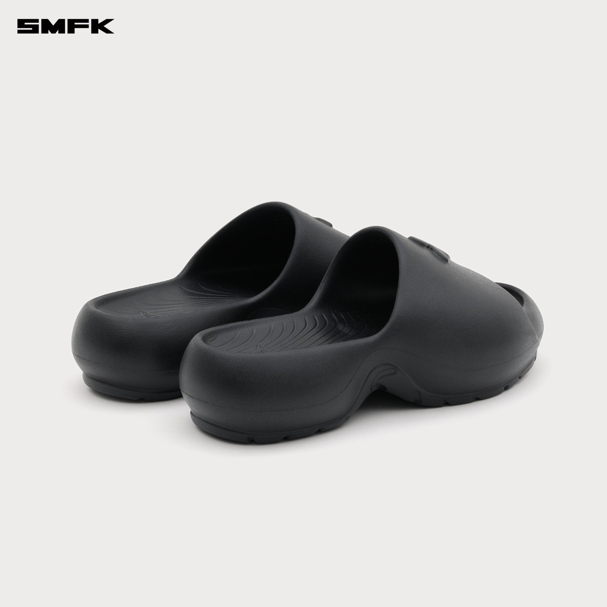 SMFK Future Ripple All - In - One Slippers In Black | MADAX