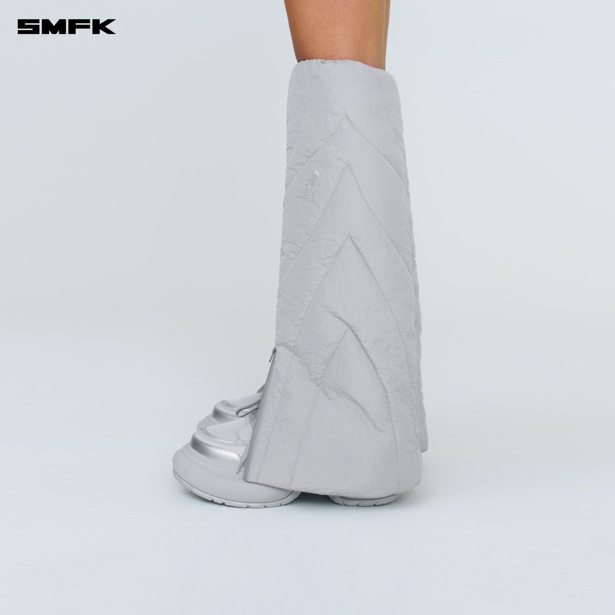 SMFK FUTURE Storm Leg Warmer In Silver | MADAX