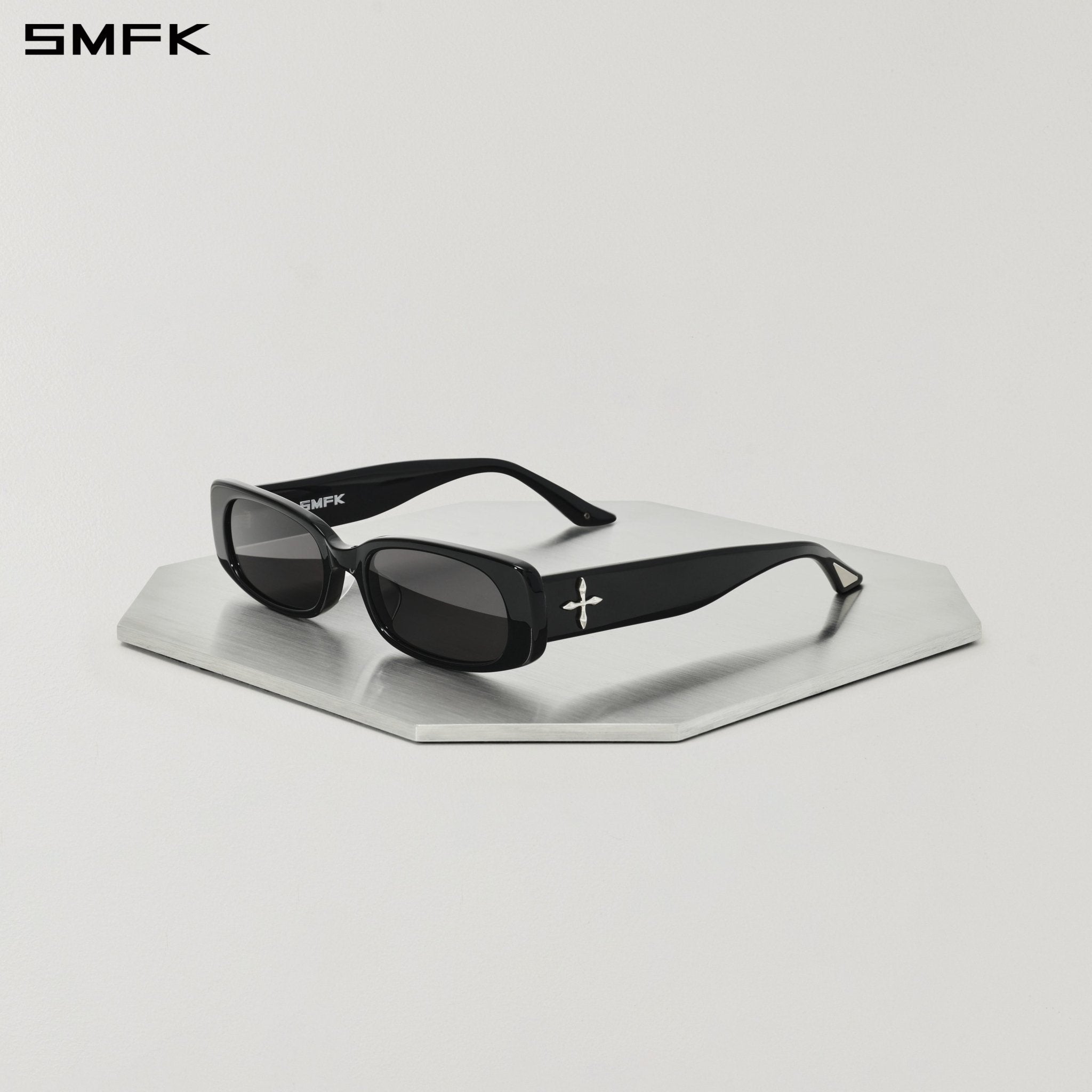 SMFK Future Streamline Slim Sunglasses in Black | MADAX