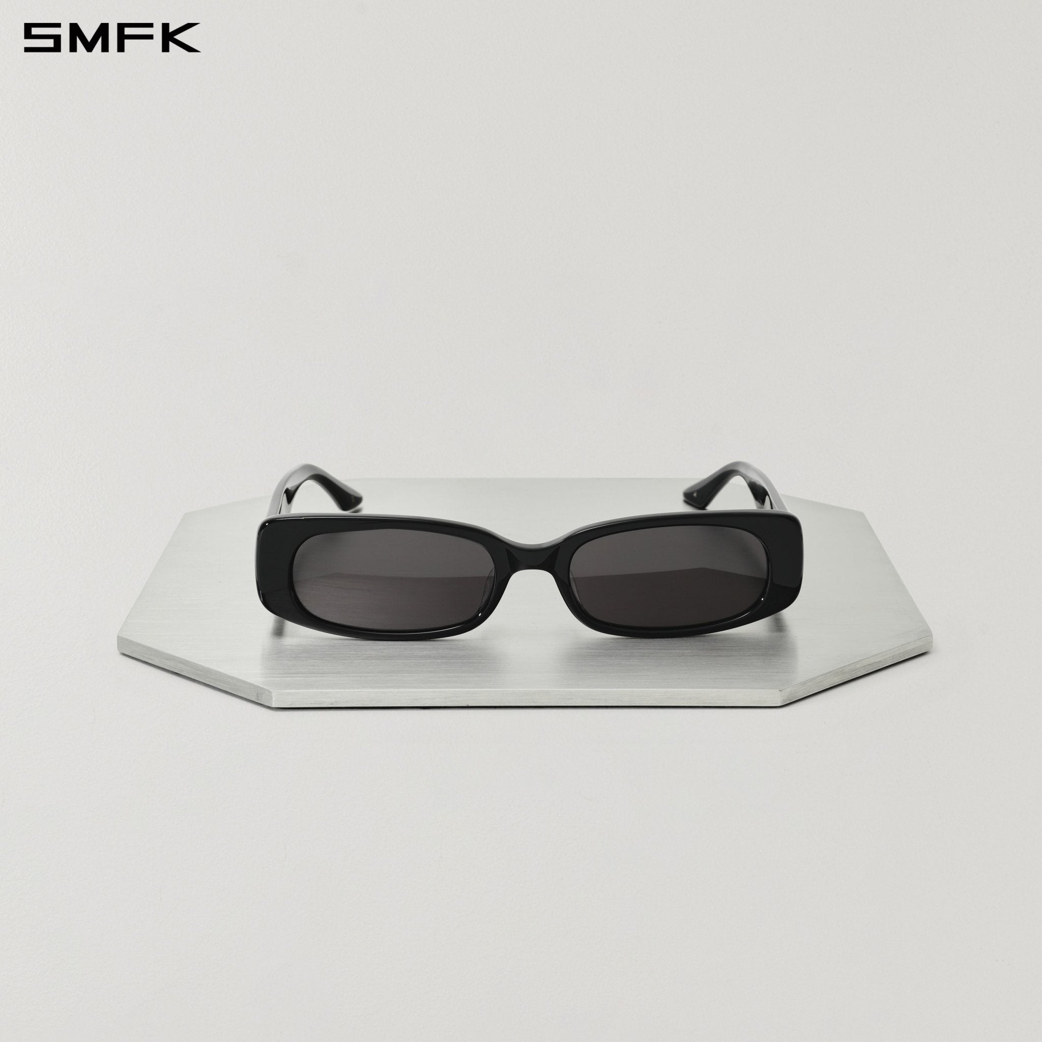 SMFK Future Streamline Slim Sunglasses in Black | MADAX