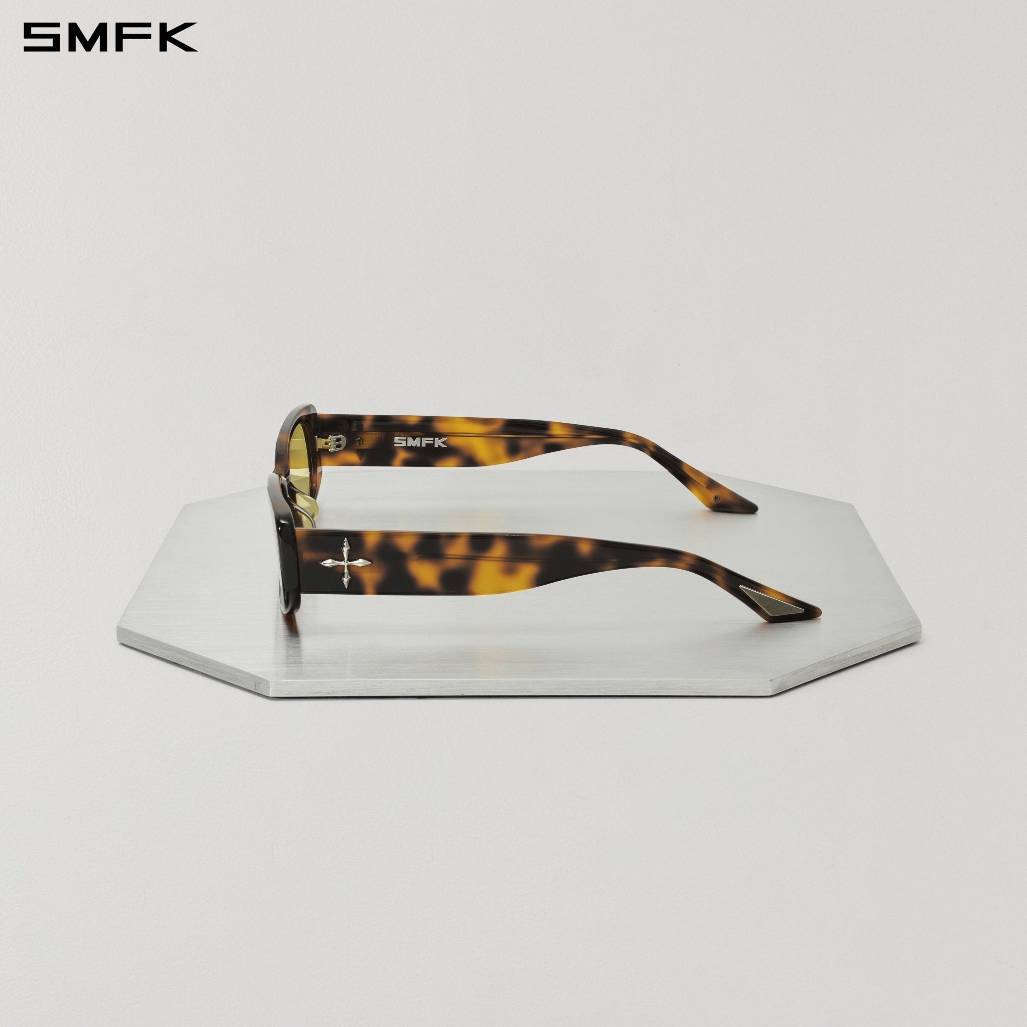 SMFK Future Streamline Slim Sunglasses in Original Leopard Print | MADAX