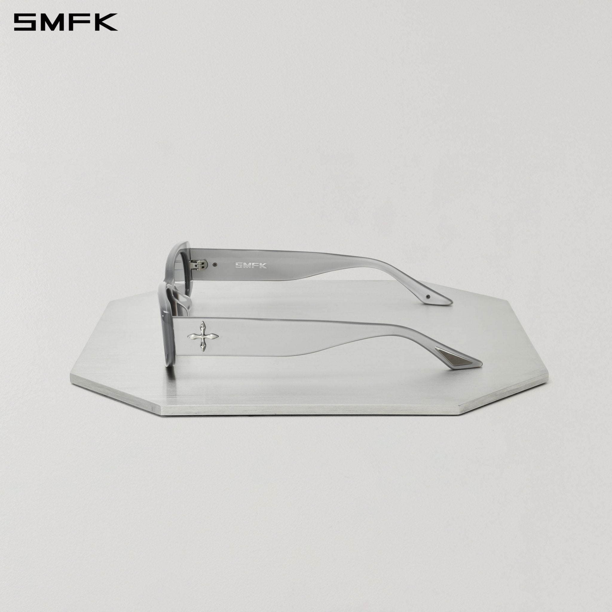 SMFK Future Streamline Slim Sunglasses in Silver | MADAX