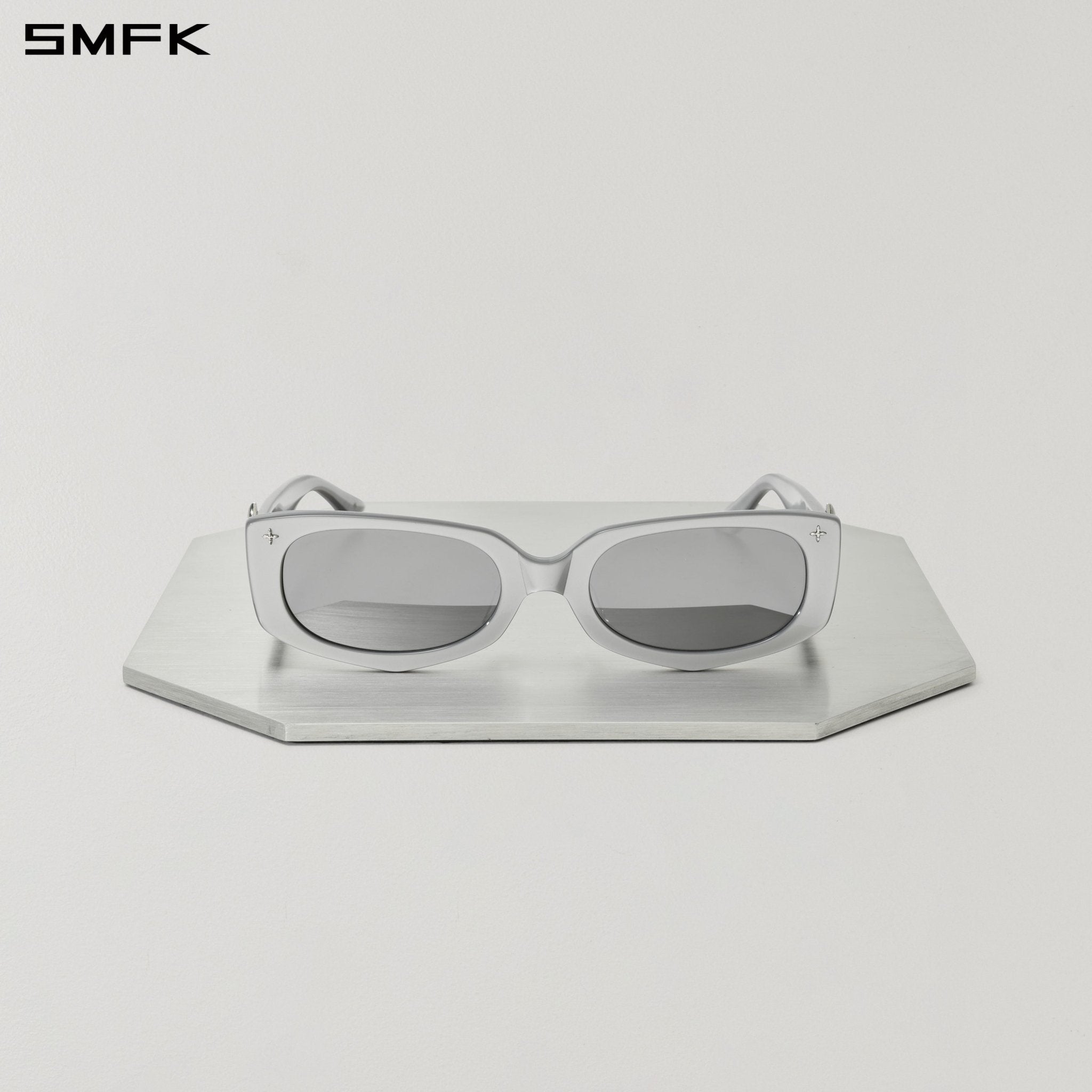 SMFK Future Trajectory Alien Sunglasses in Silver | MADAX