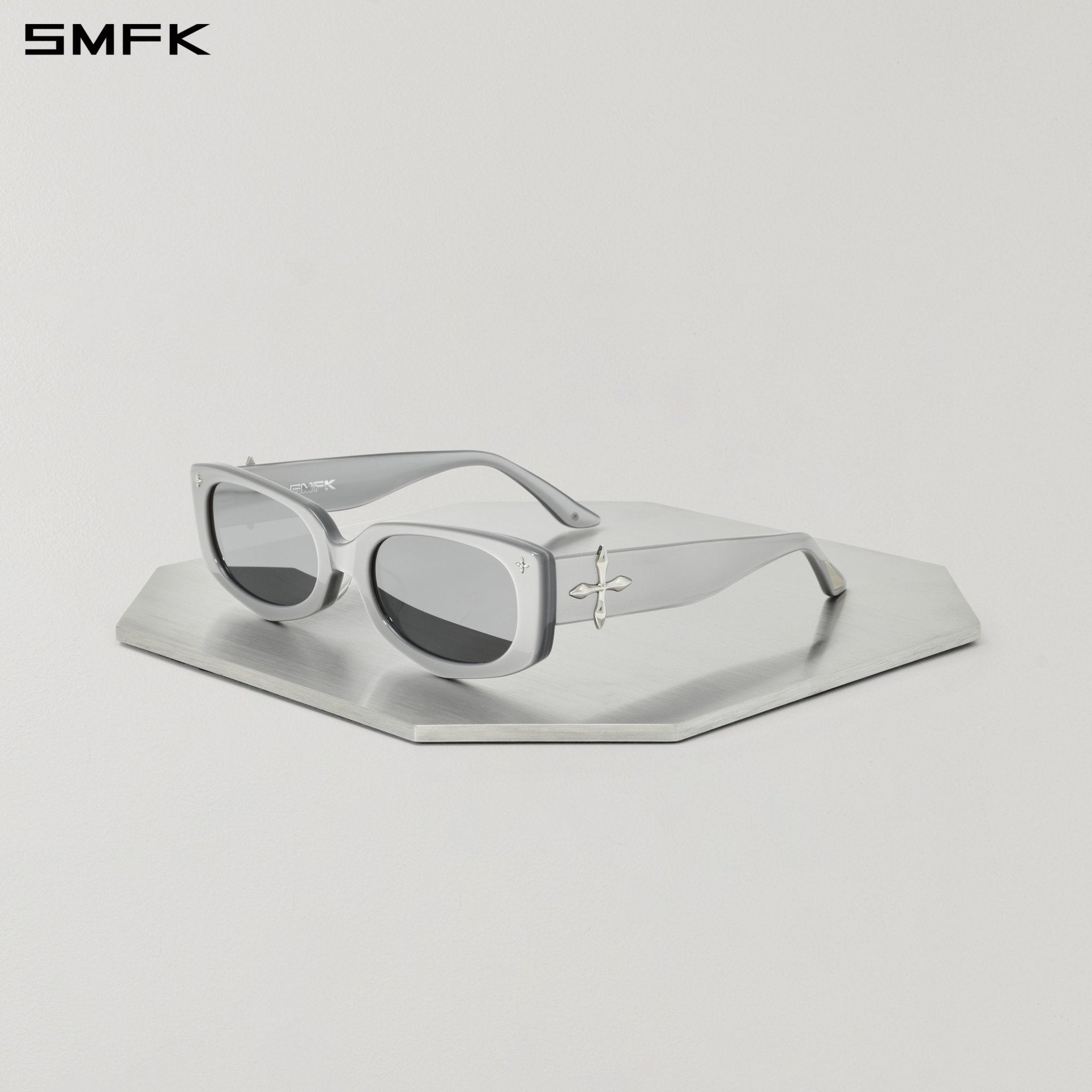 SMFK Future Trajectory Alien Sunglasses in Silver | MADAX