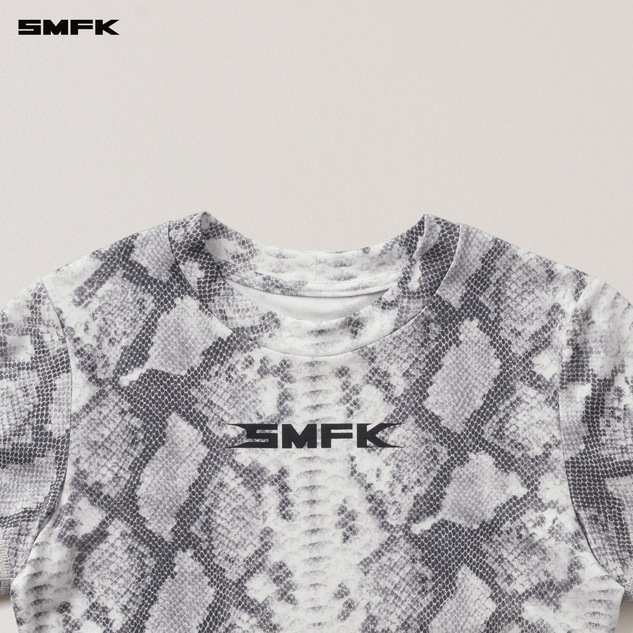SMFK FUTURE X RIPPLE Sports Slim Tee In White Serpent | MADAX