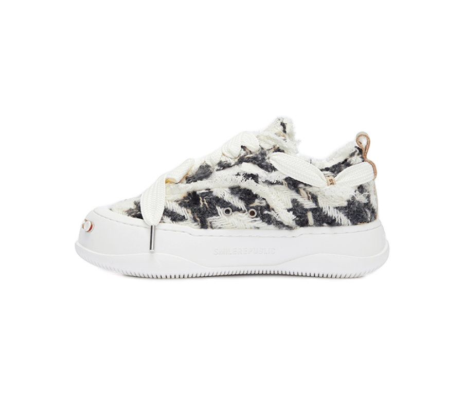 SMILEREPUBLIC Herringbone Low - top Interchangeable Open - mouthed Shoes in Black and White | MADAX