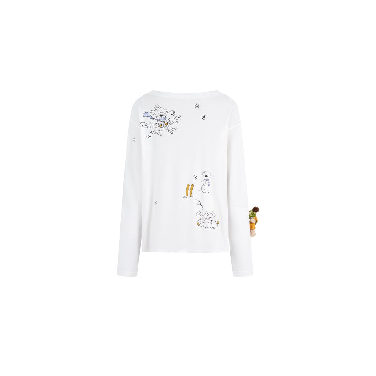 白のオフショルダーTシャツ