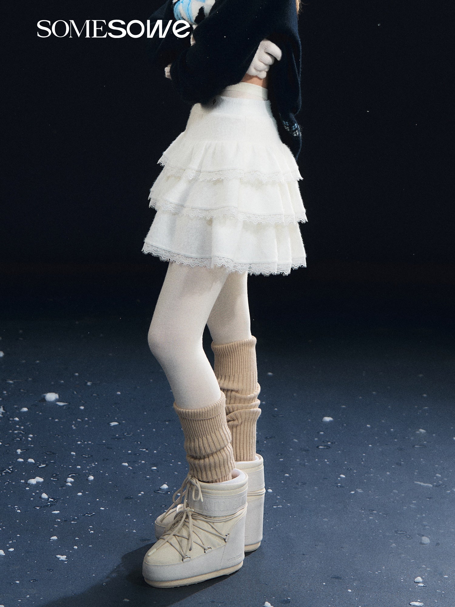 SOMESOWE Lace - trimmed Velvet Cake Skirt In White | MADAX