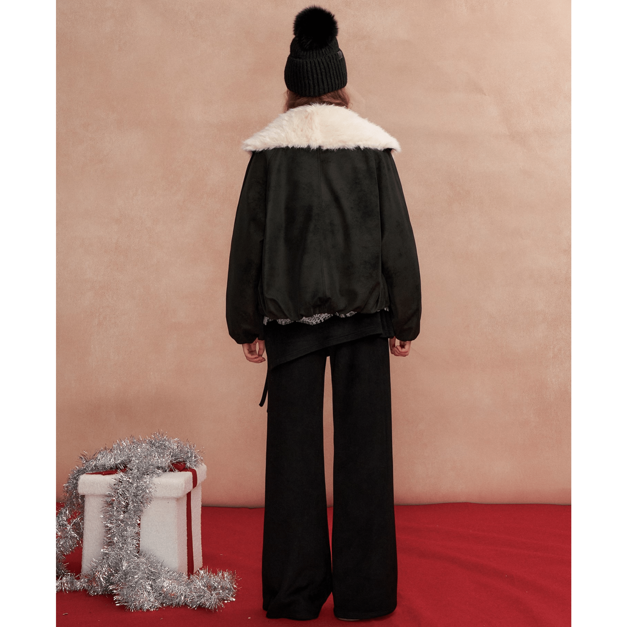 SOMESOWE Large Lapel Tulip Short Down Jacket in Black | MADAX